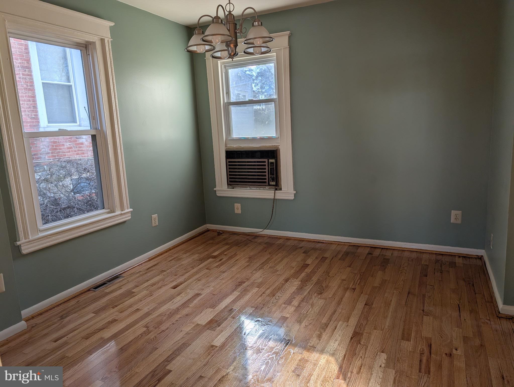 LAWNDALE - Residential