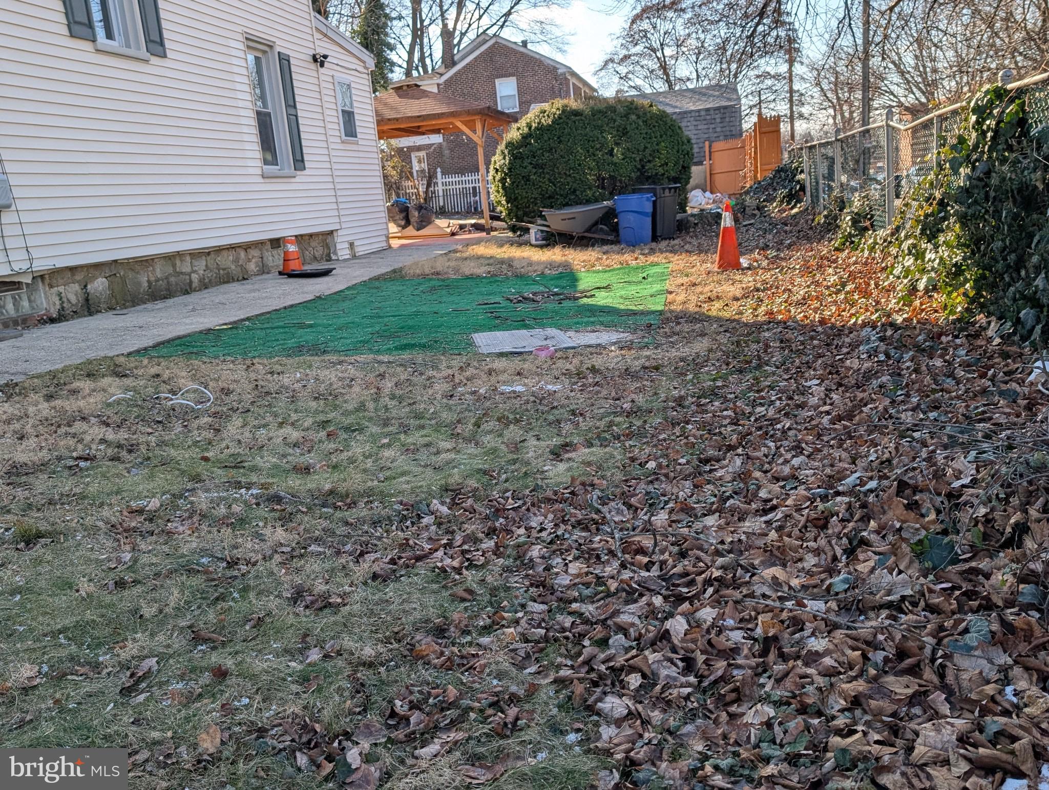 LAWNDALE - Residential