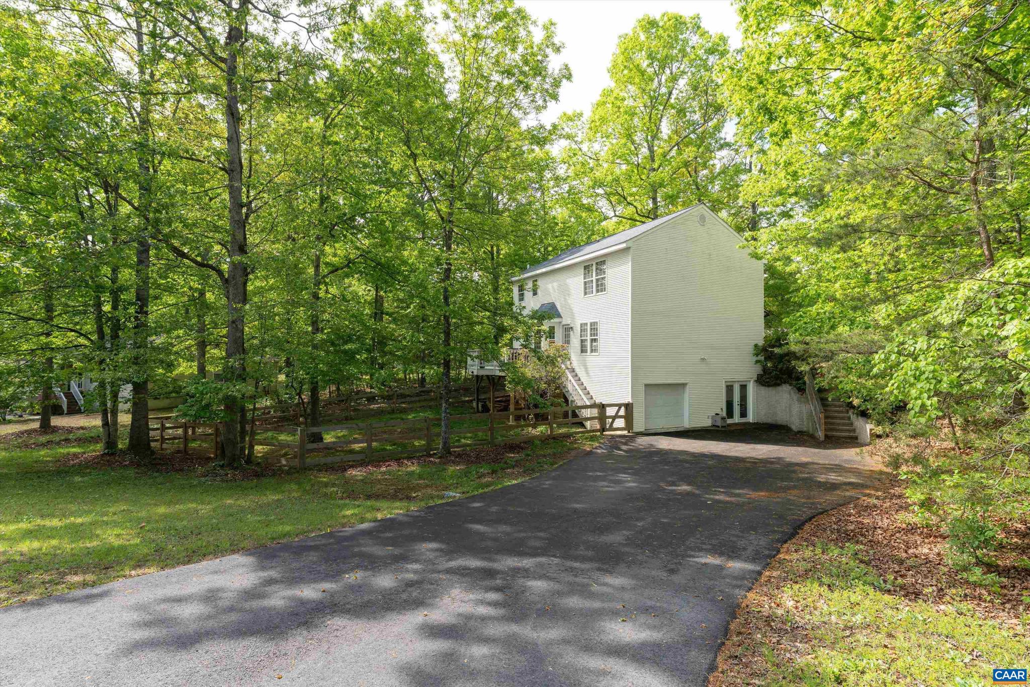 LAKE MONTICELLO - Residential