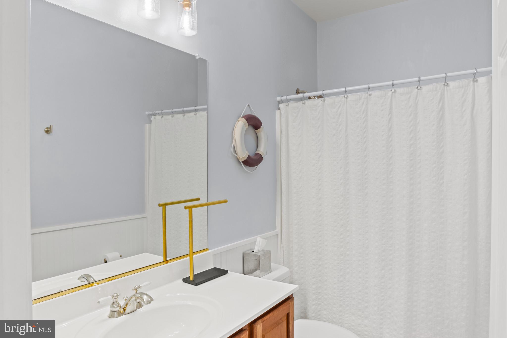 OYSTER HARBOR - Residential