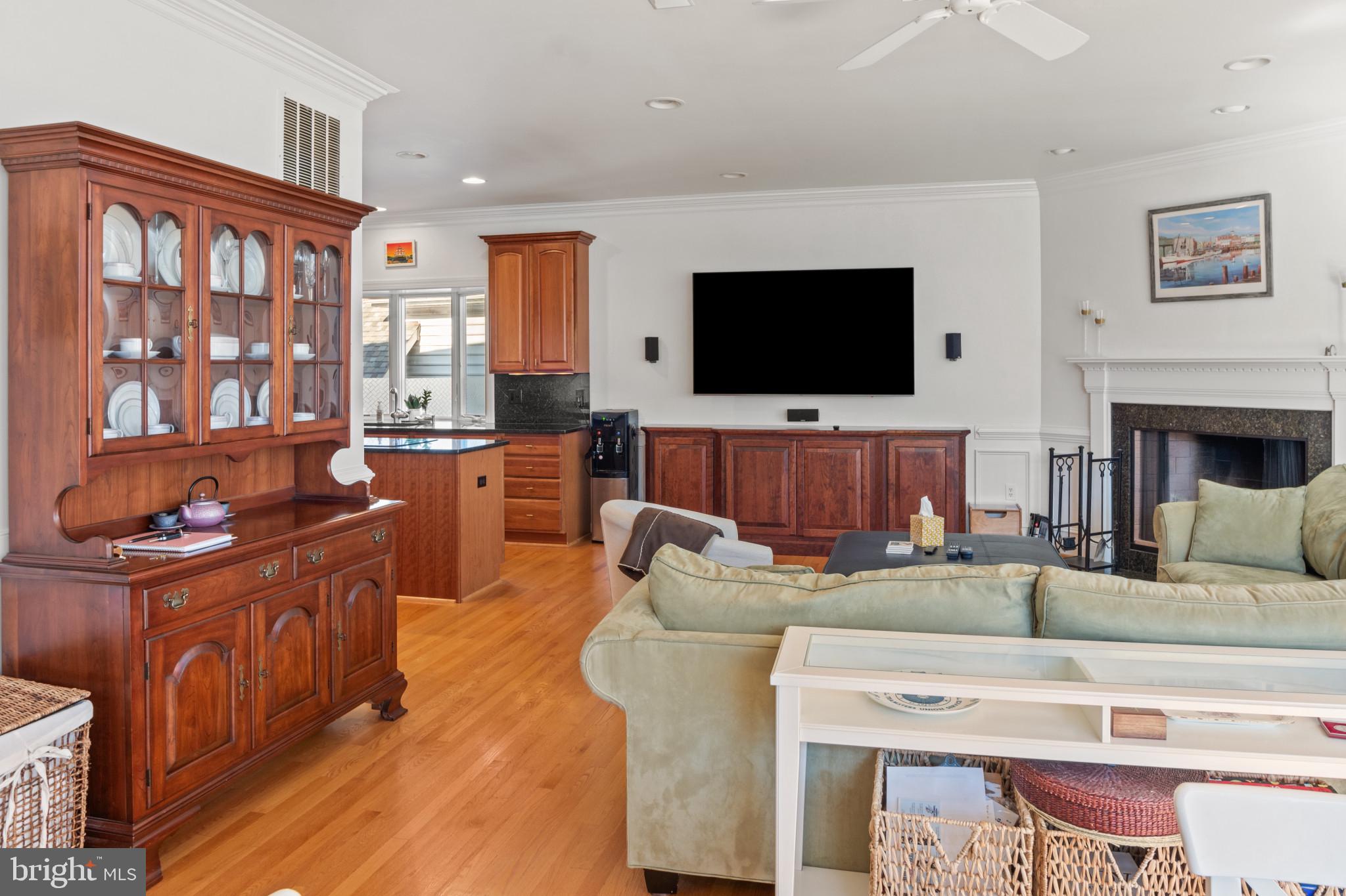 OYSTER HARBOR - Residential