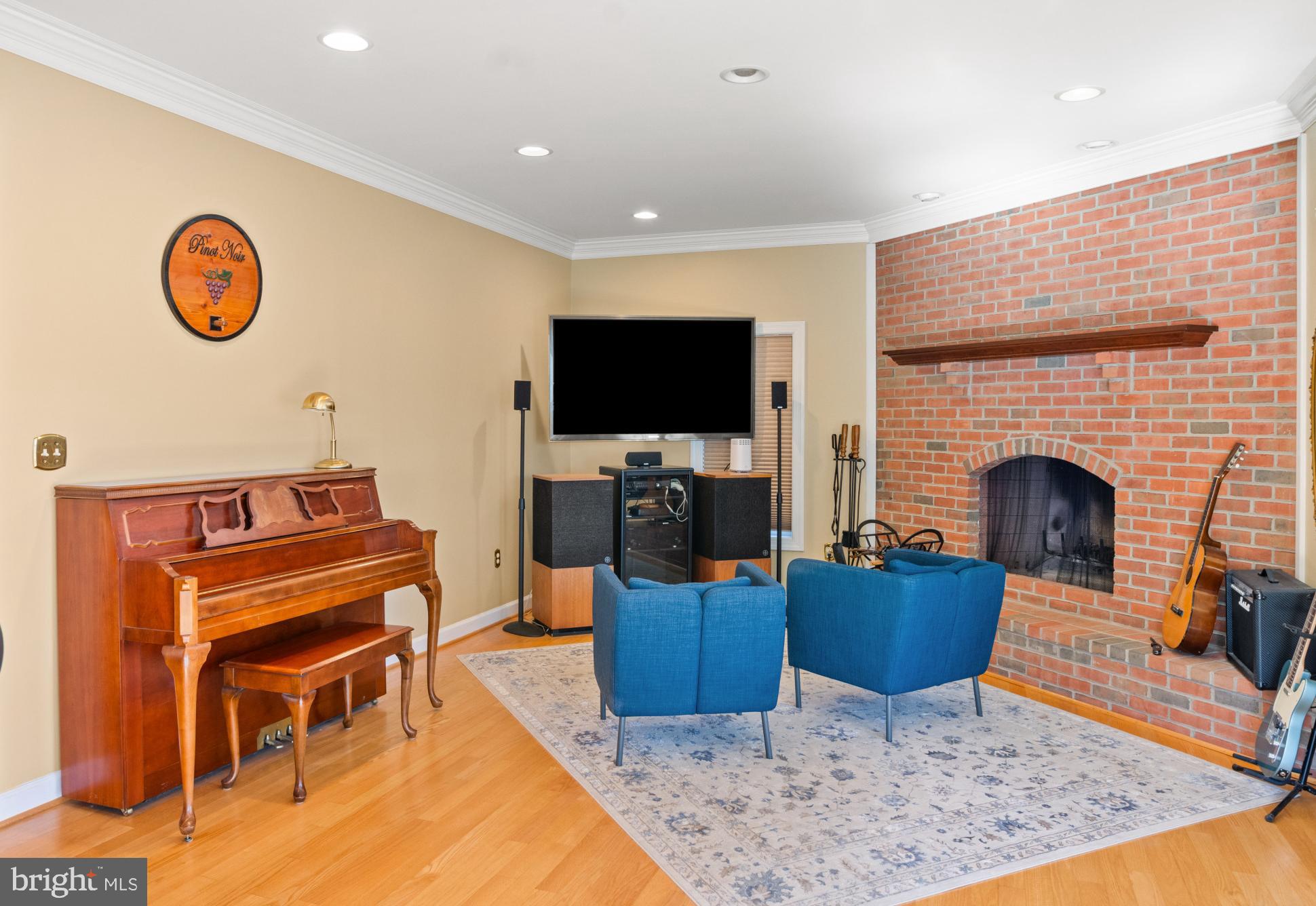 OYSTER HARBOR - Residential