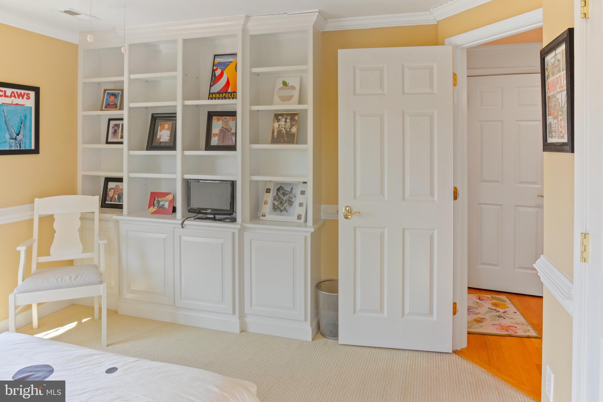 OYSTER HARBOR - Residential