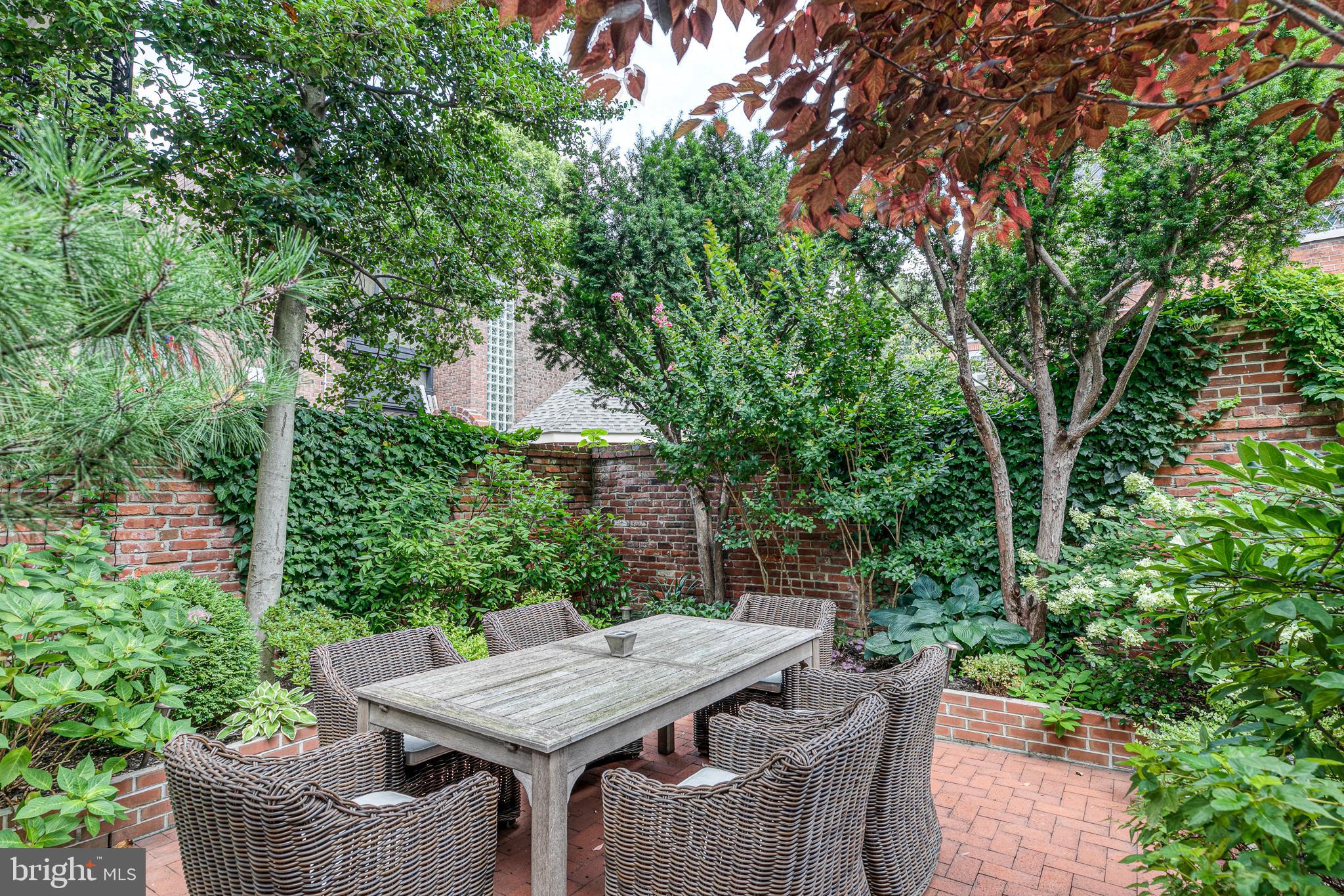 SOCIETY HILL - Residential