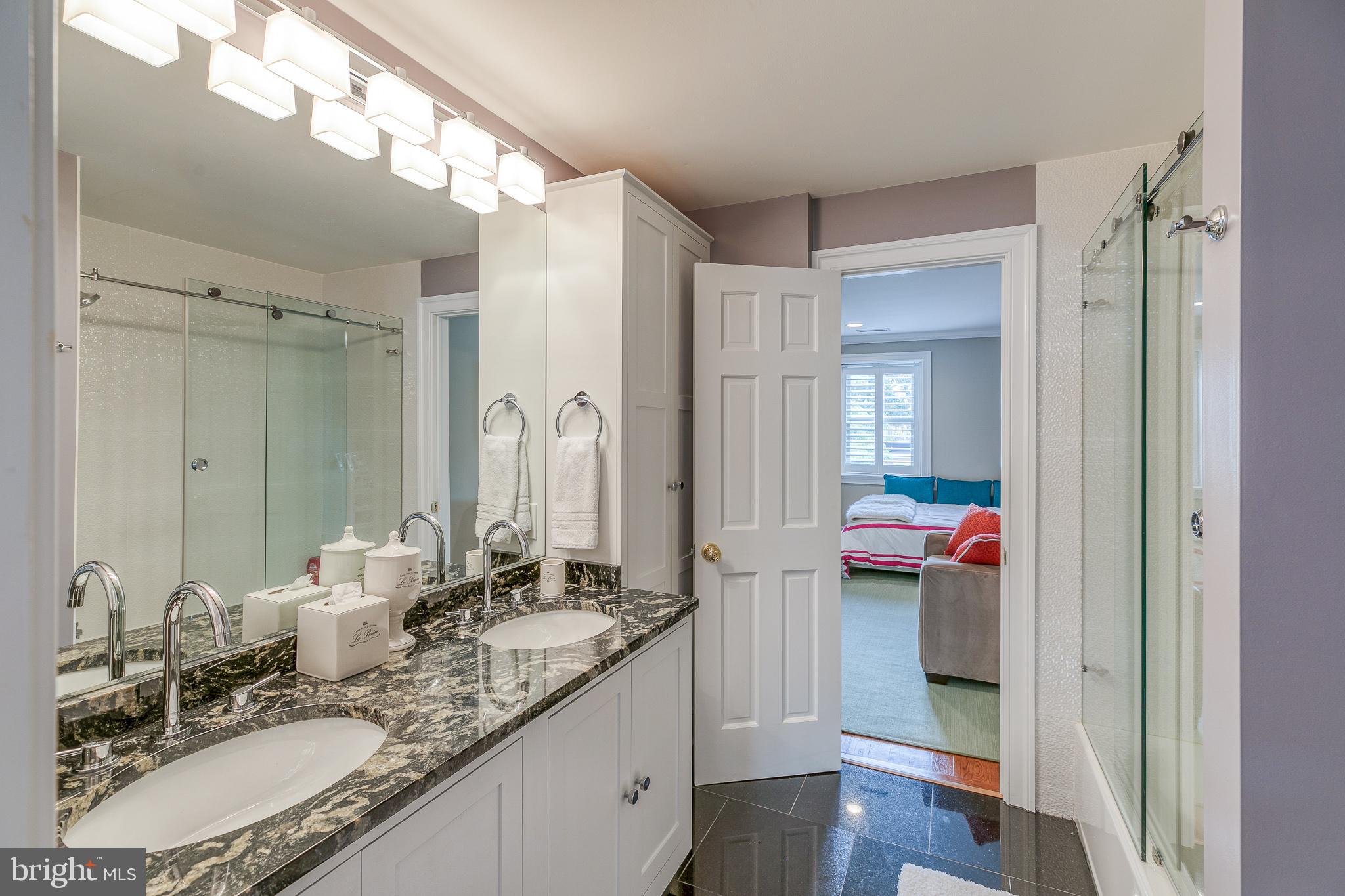 SOCIETY HILL - Residential