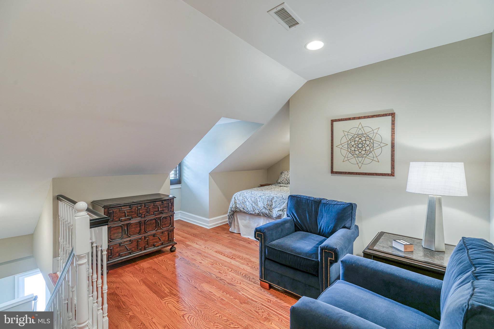 SOCIETY HILL - Residential