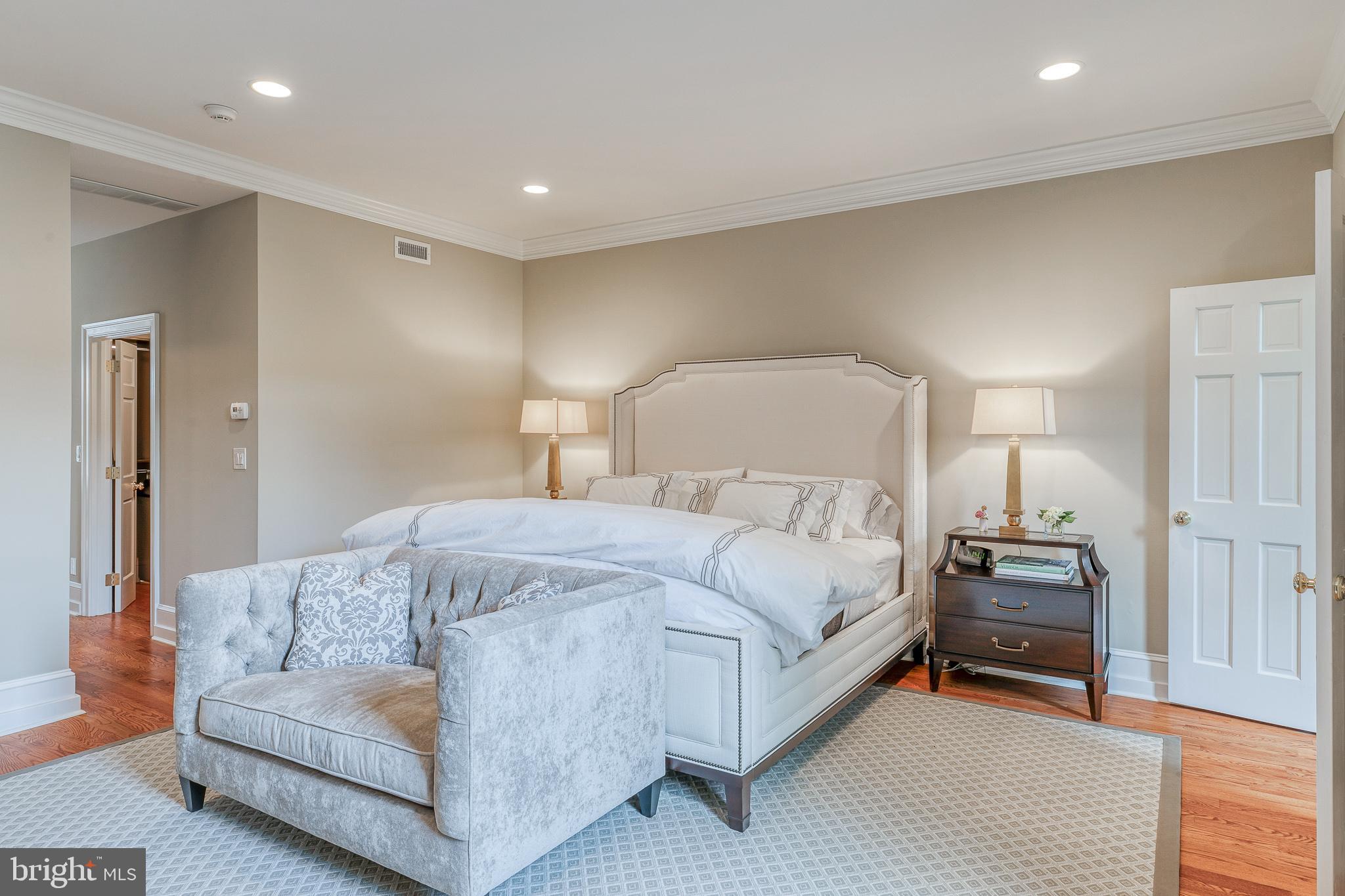 SOCIETY HILL - Residential