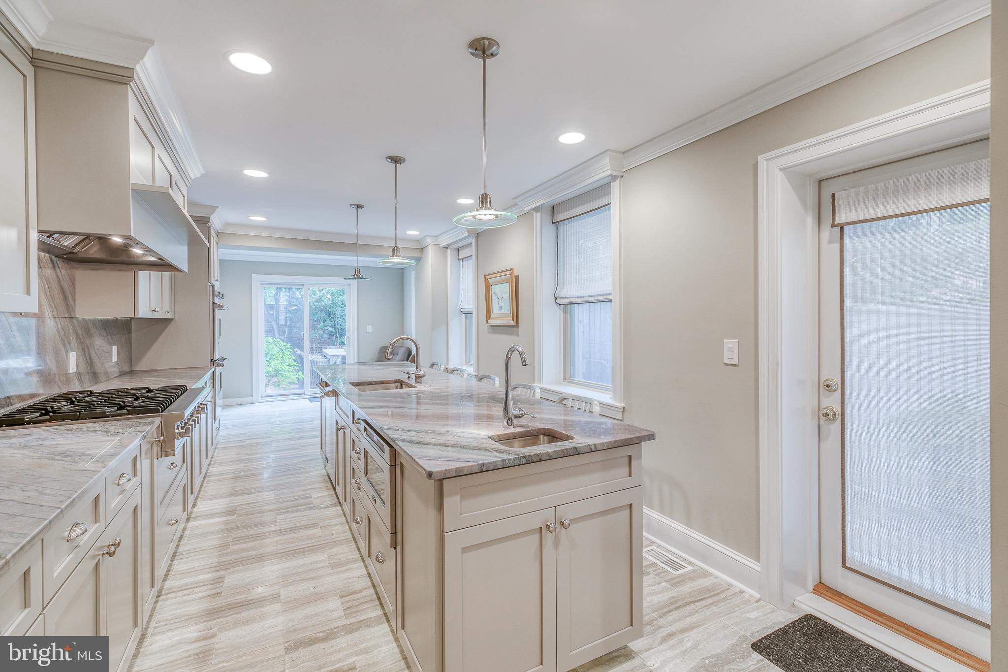 SOCIETY HILL - Residential