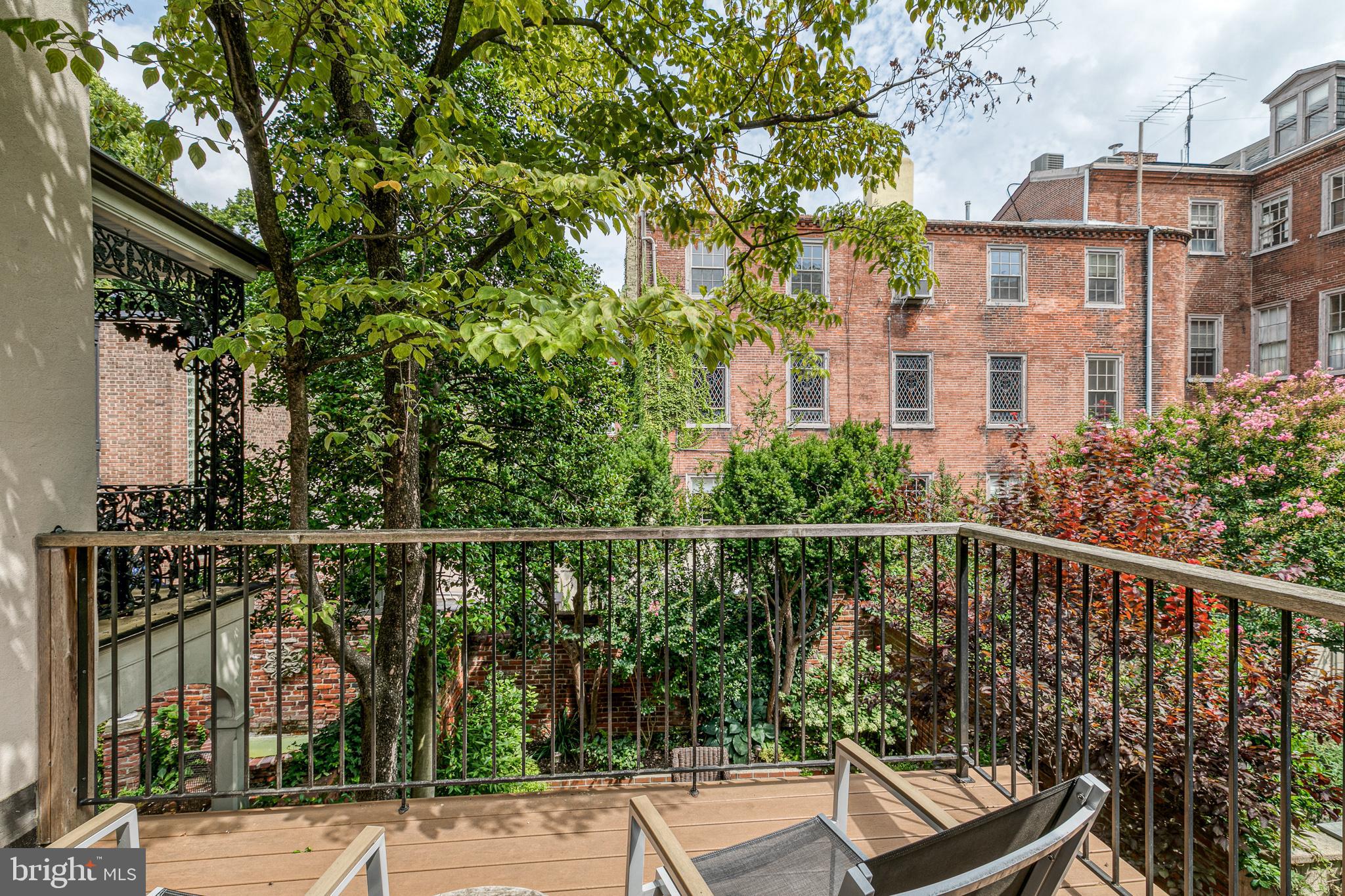 SOCIETY HILL - Residential