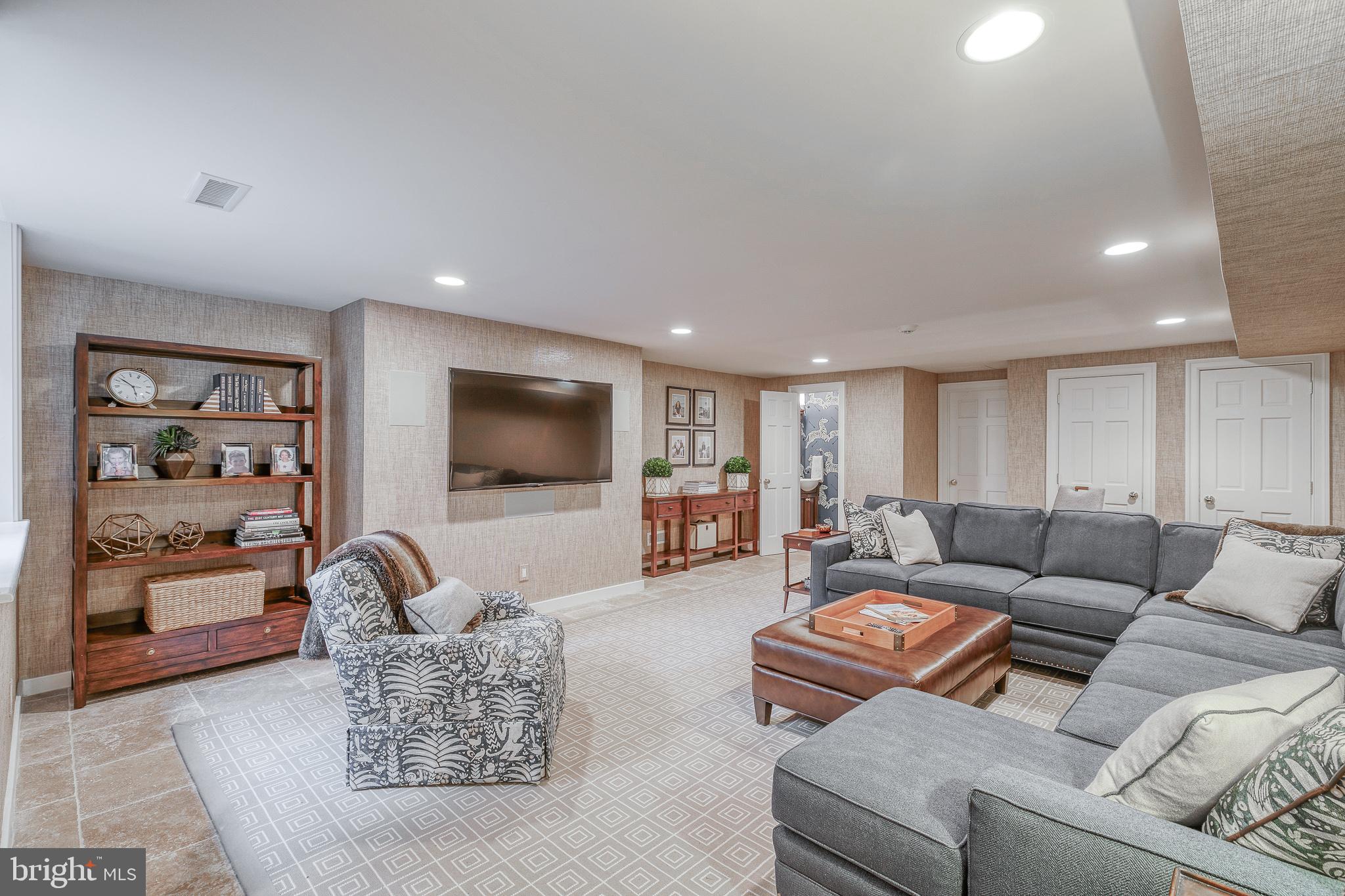 SOCIETY HILL - Residential