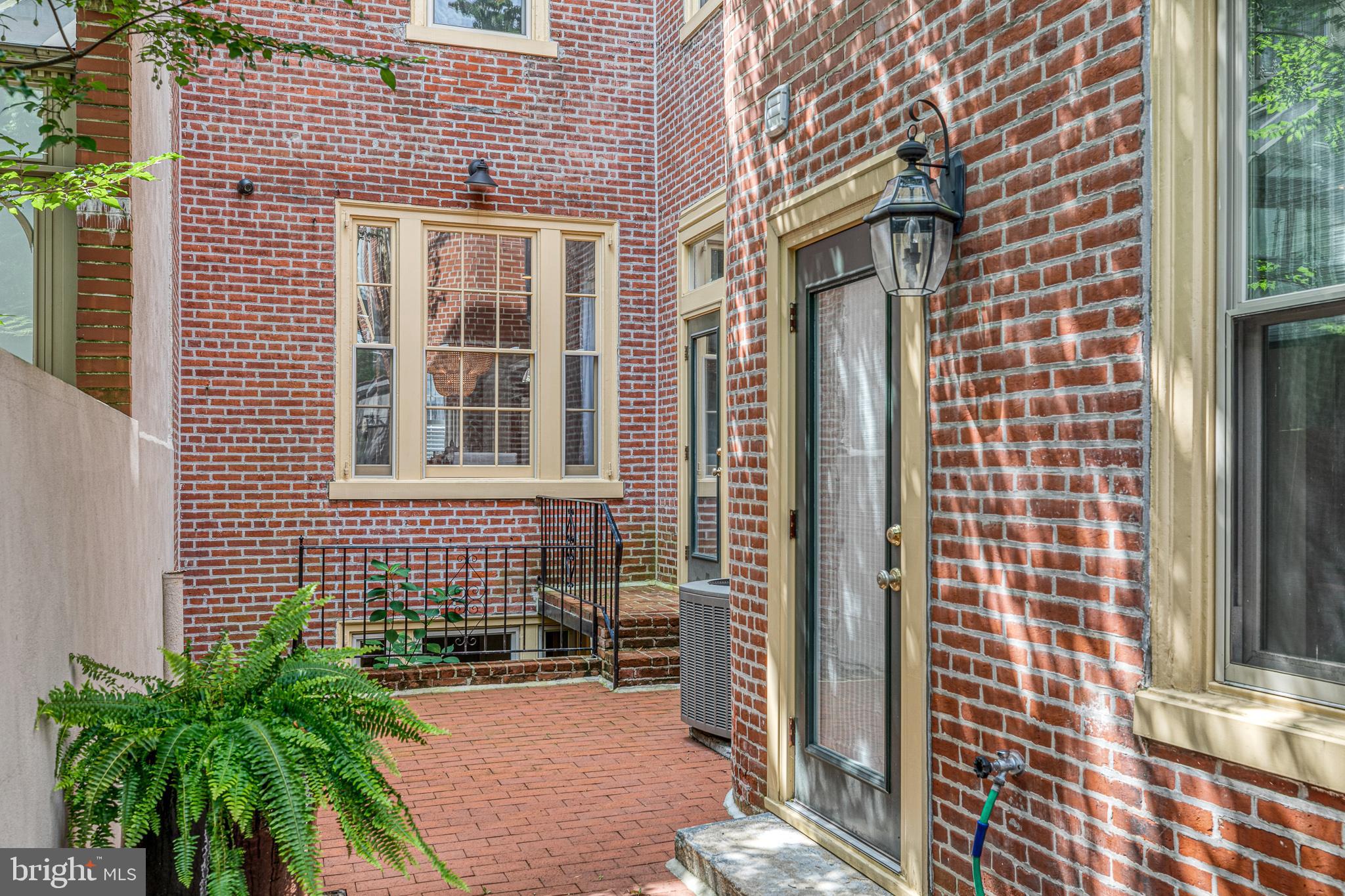 SOCIETY HILL - Residential