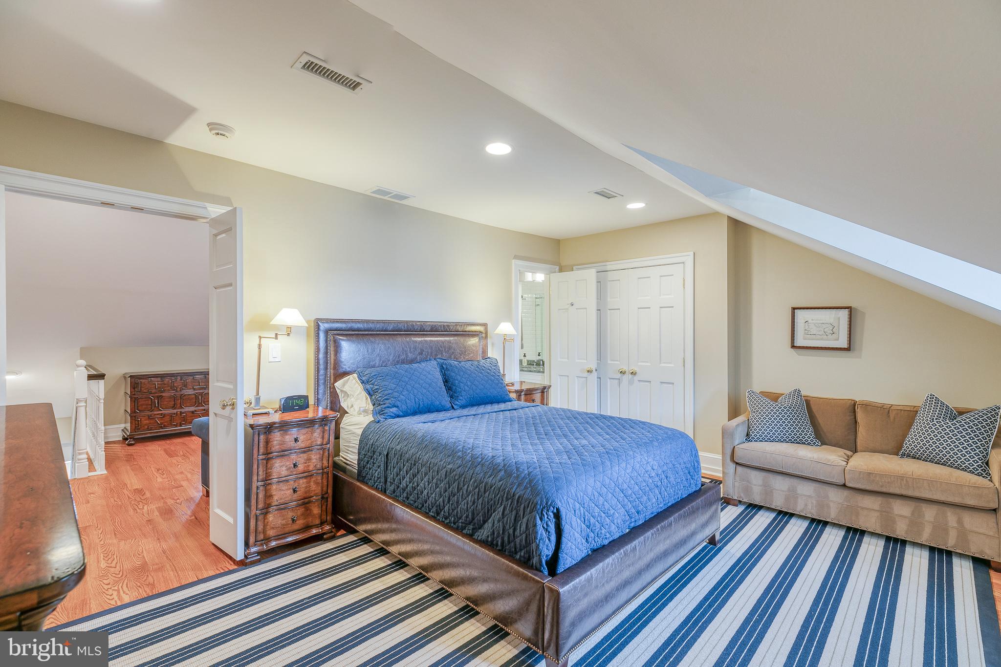 SOCIETY HILL - Residential