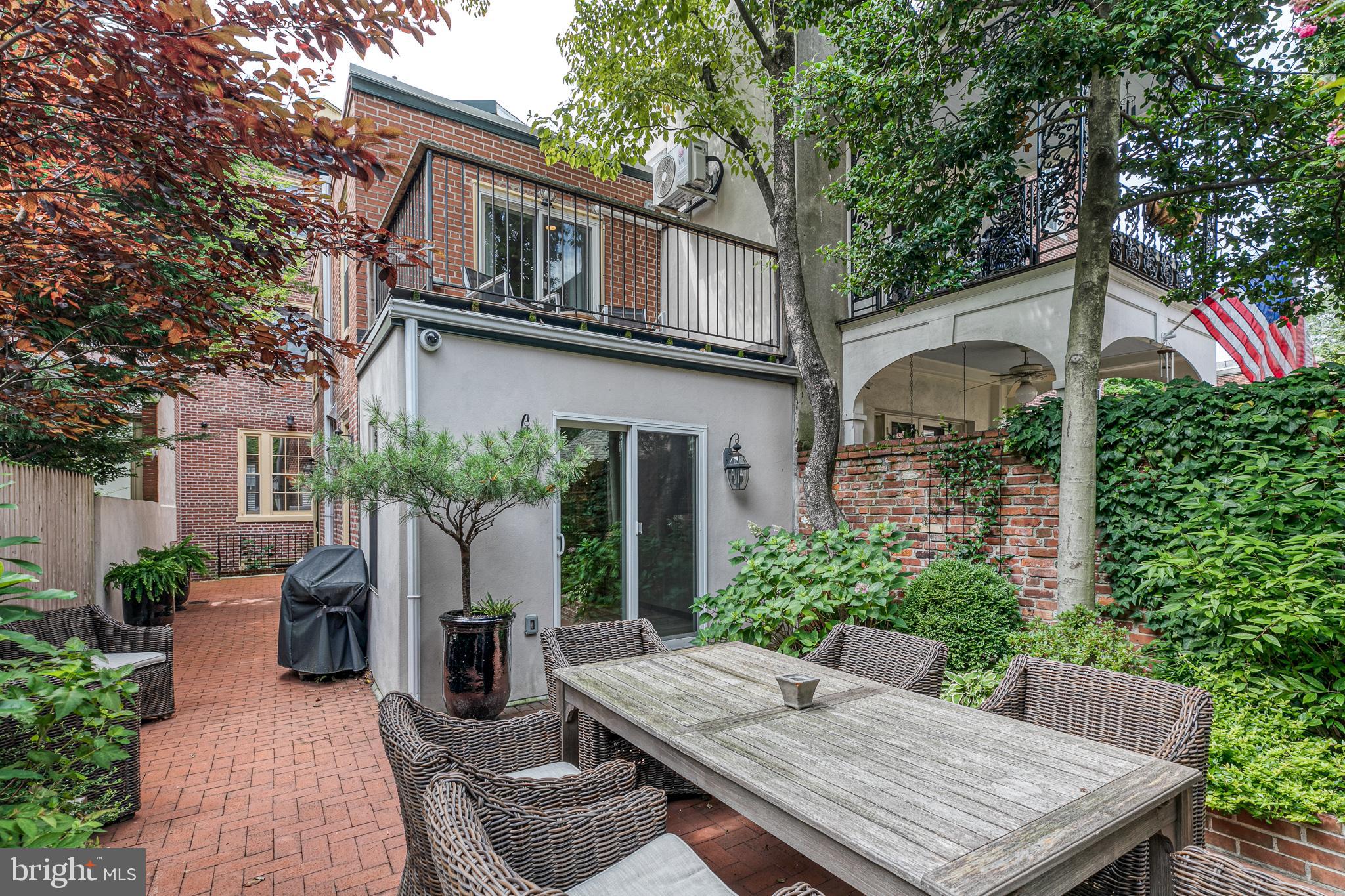 SOCIETY HILL - Residential