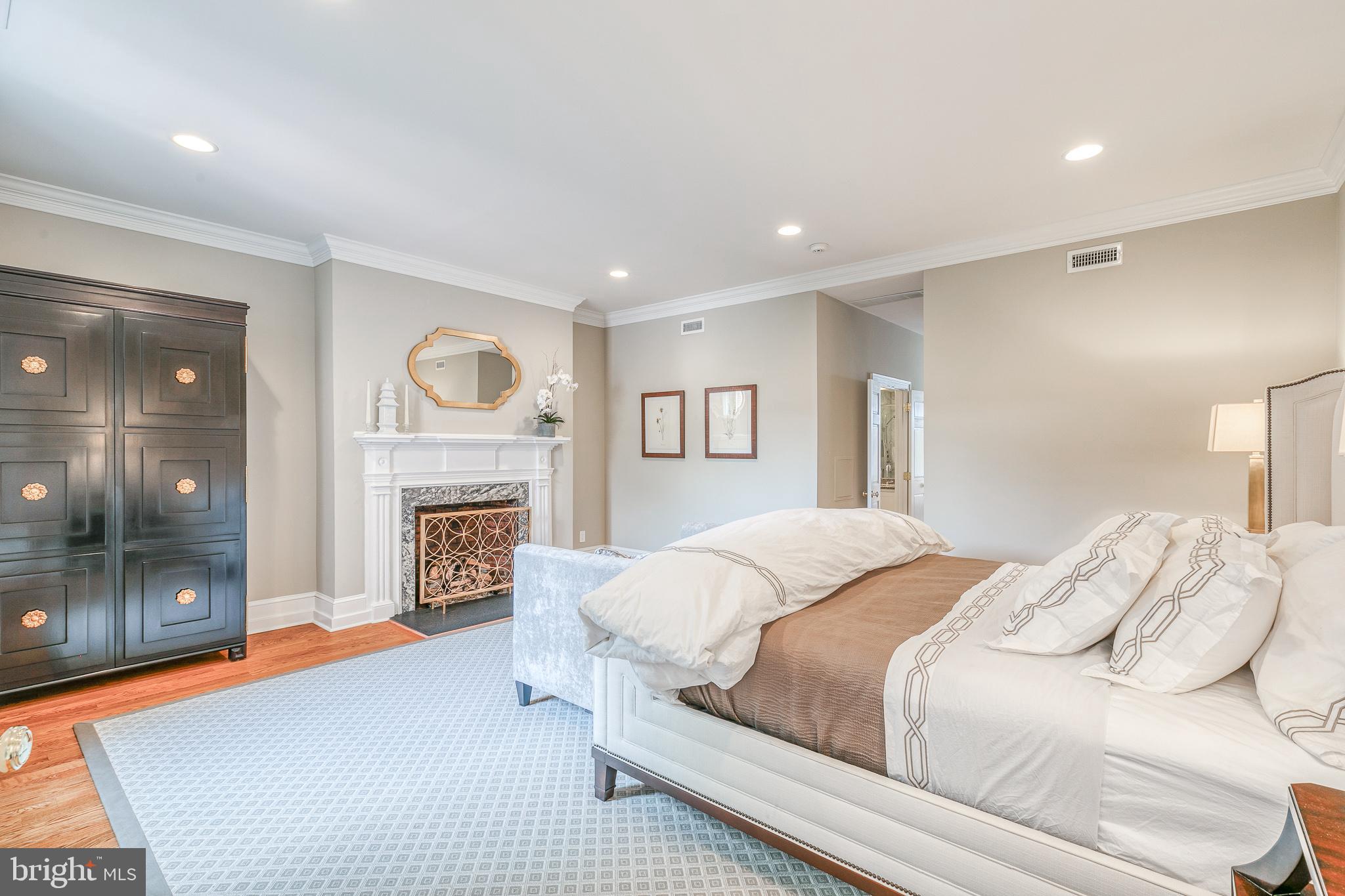 SOCIETY HILL - Residential