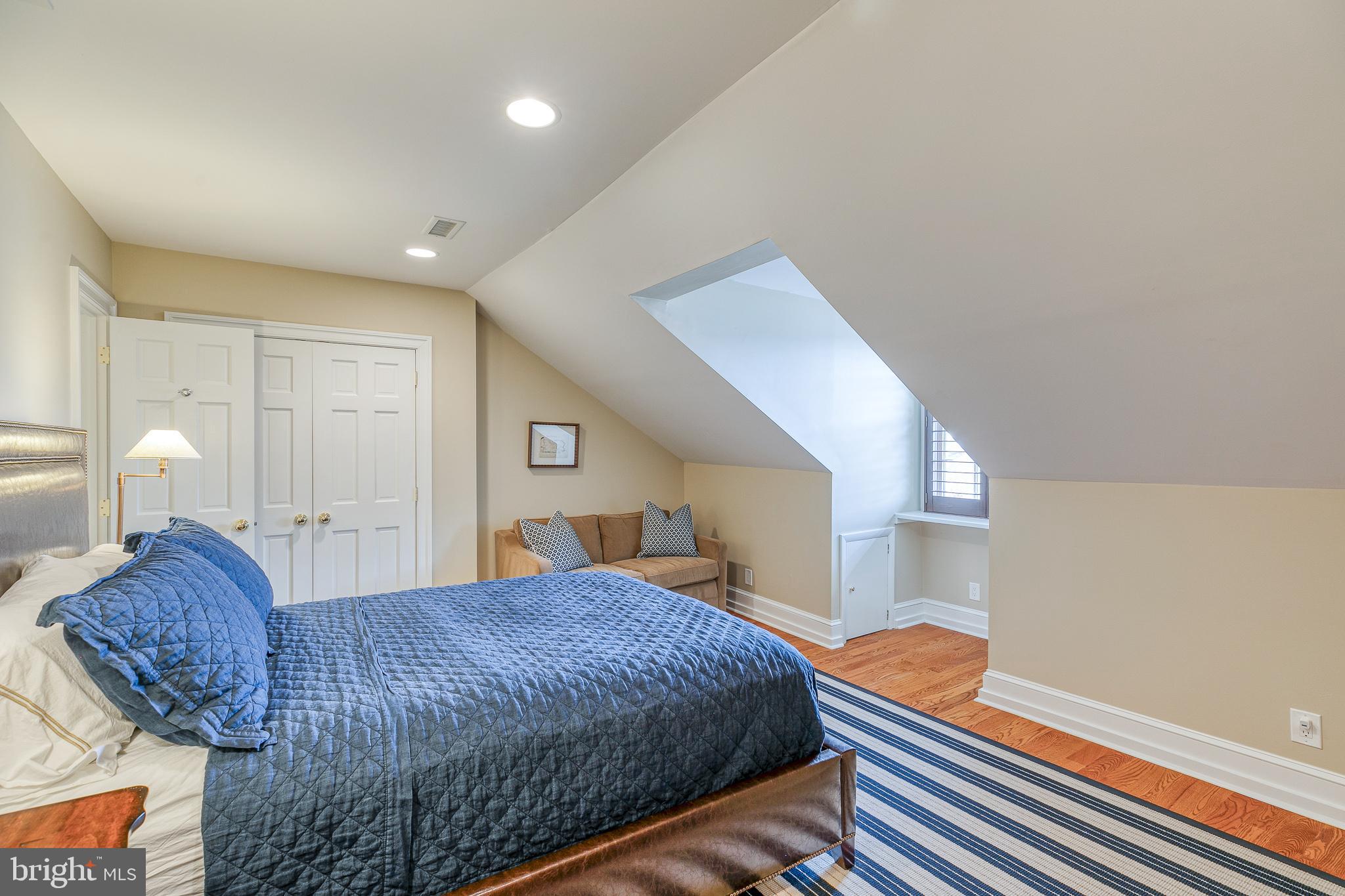 SOCIETY HILL - Residential