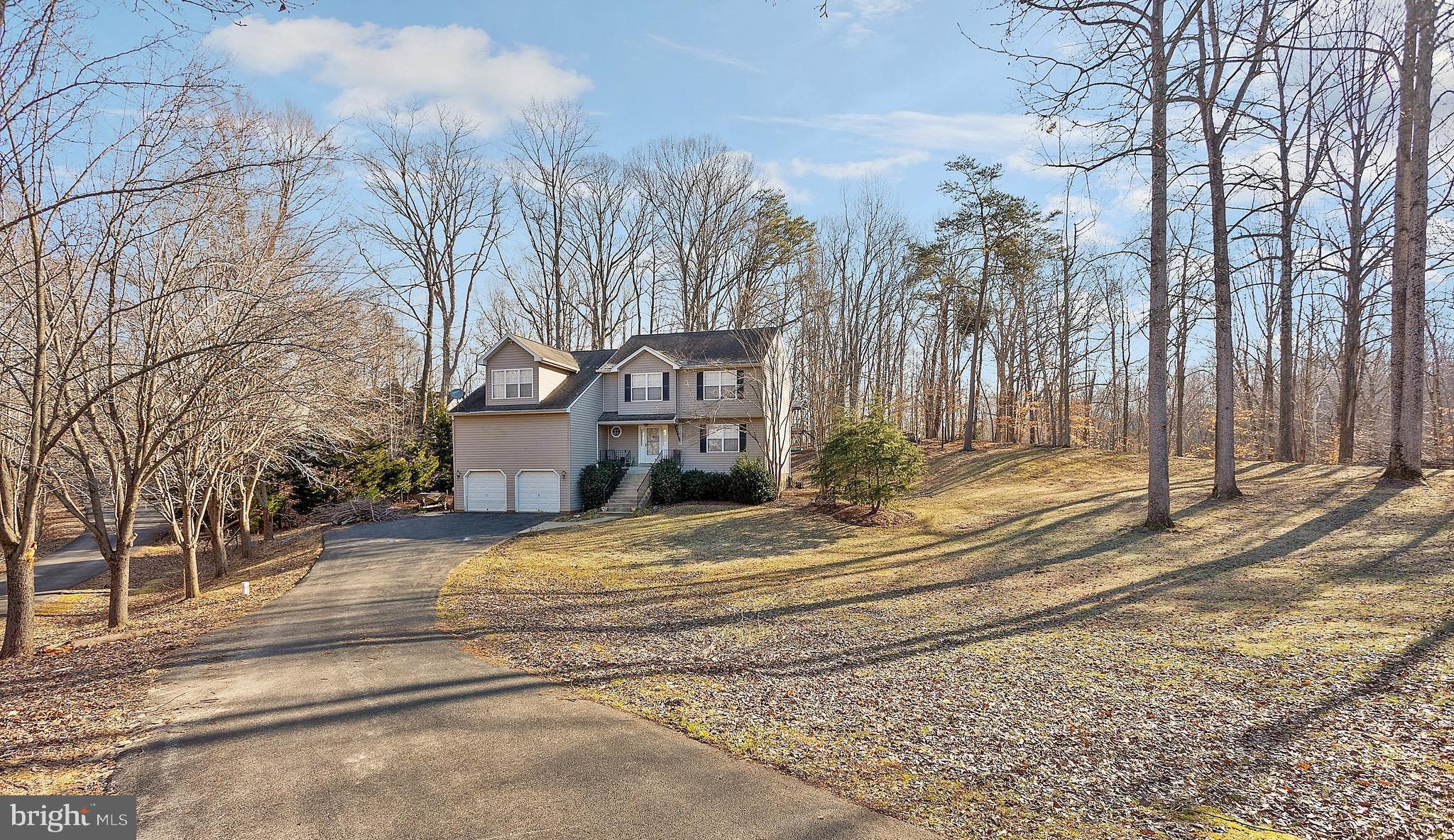 GREAT LOCATION!!! SPACIOUS AND INVITING BEST DESCRIBES THIS 5 BEDROOM, 2 1/2 BATH COLONIAL SITUATED ON 1.06 ACRES IN QUIET CULDESAC. FEATURES INCLUDE: OPEN AND SPACIOUS KITCHEN AND FAMILY ROOM. LARGE MASTER SUITE AND BEDROOMS. UNFINISHED BASEMENT READY FOR YOUR IDEAS AND COMPLETION TO MAKE IT YOUR OWN. CLOSE TO BEACHES, SHOPPING AND SCHOOLS. DON'T MISS THIS ONE!