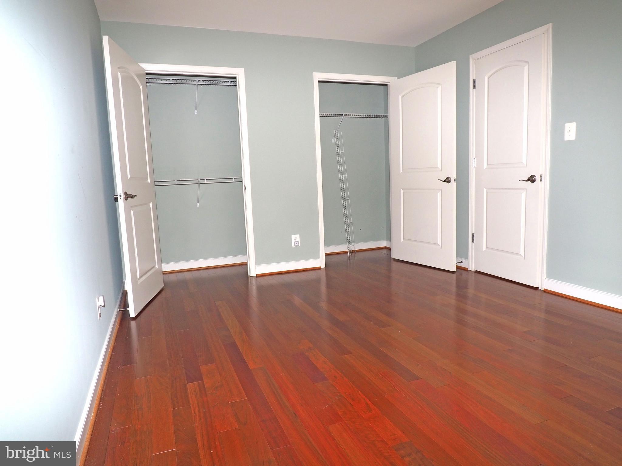 NORTH GREEN CONDOMINIUMS - Residential