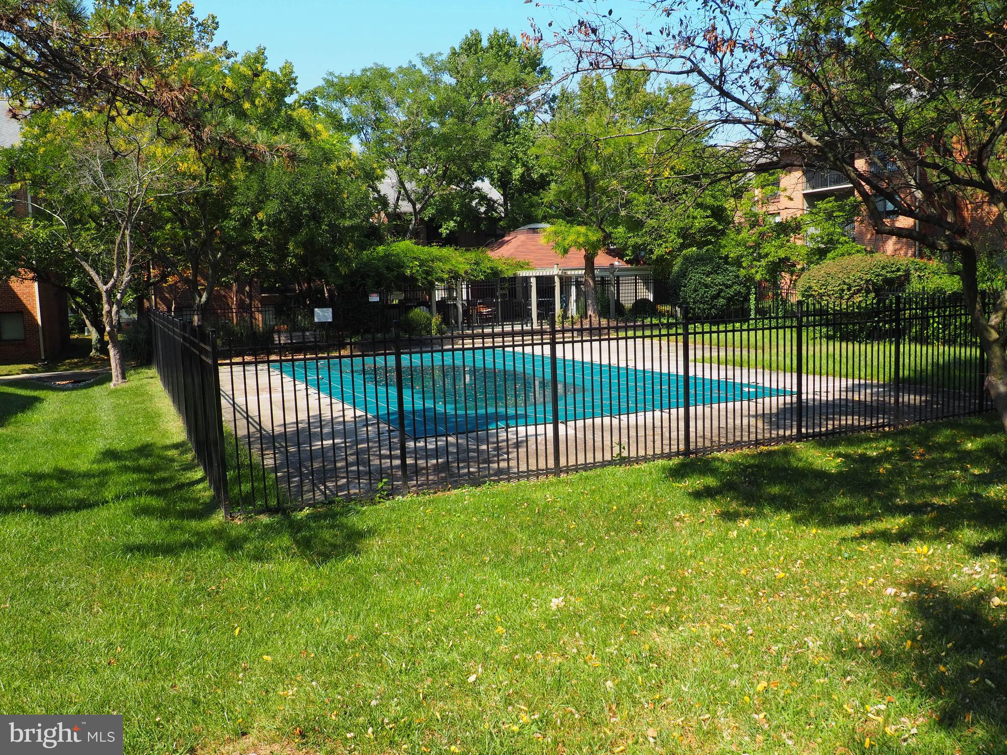 NORTH GREEN CONDOMINIUMS - Residential