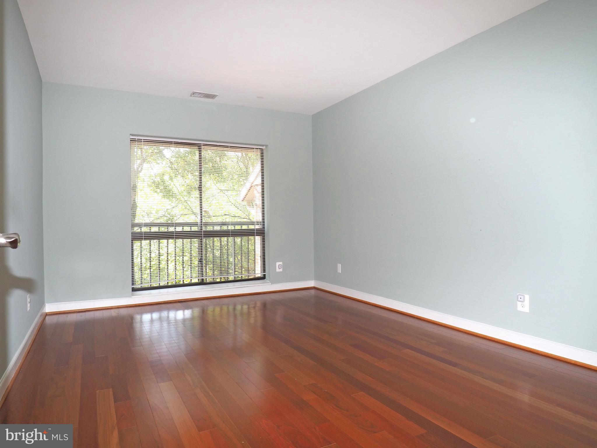 NORTH GREEN CONDOMINIUMS - Residential