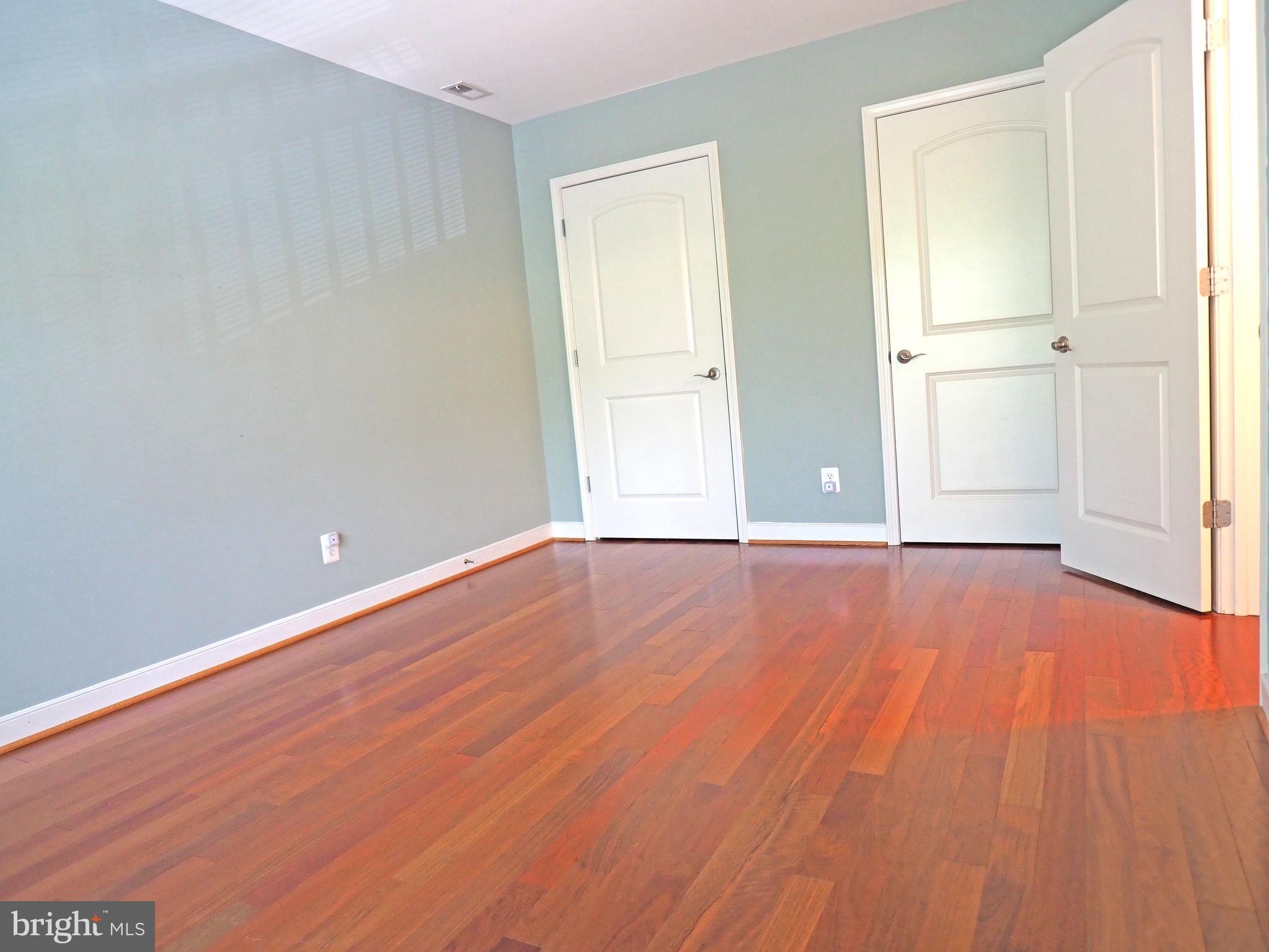 NORTH GREEN CONDOMINIUMS - Residential