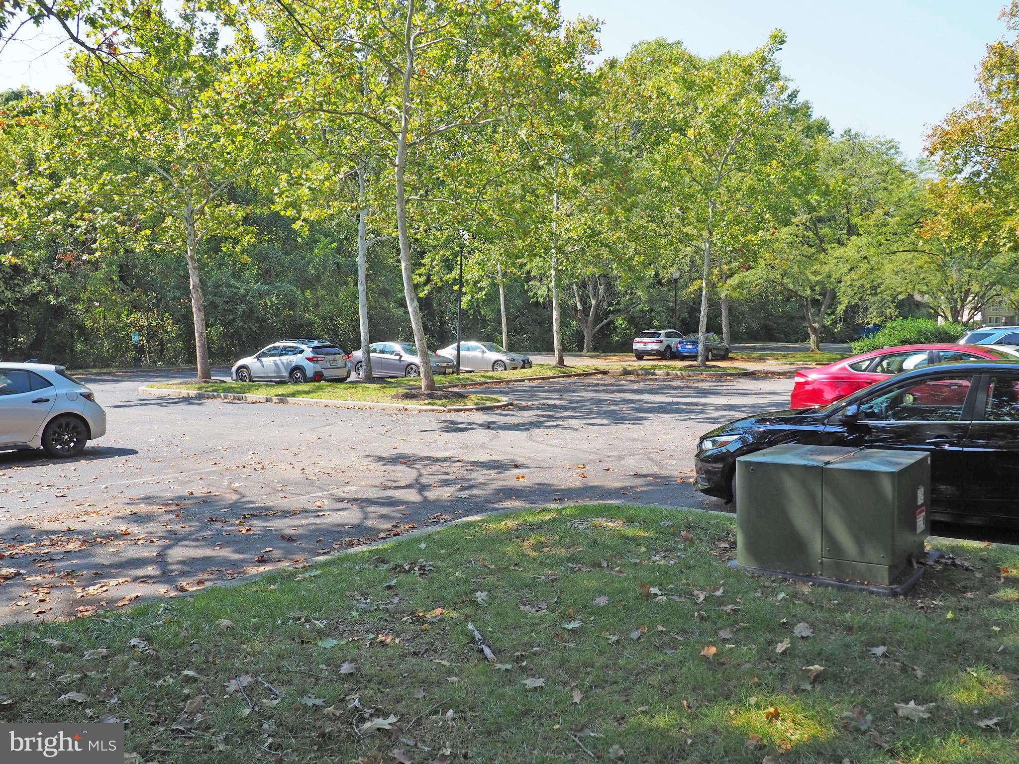 NORTH GREEN CONDOMINIUMS - Residential