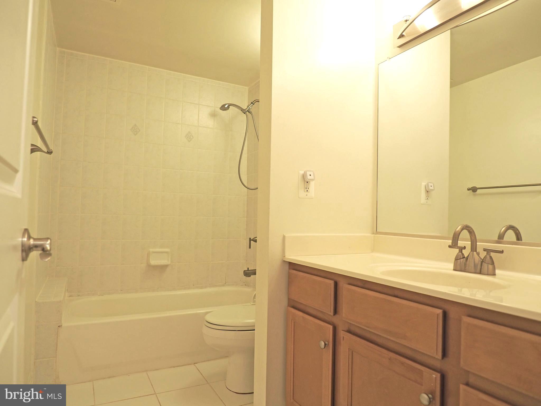 NORTH GREEN CONDOMINIUMS - Residential