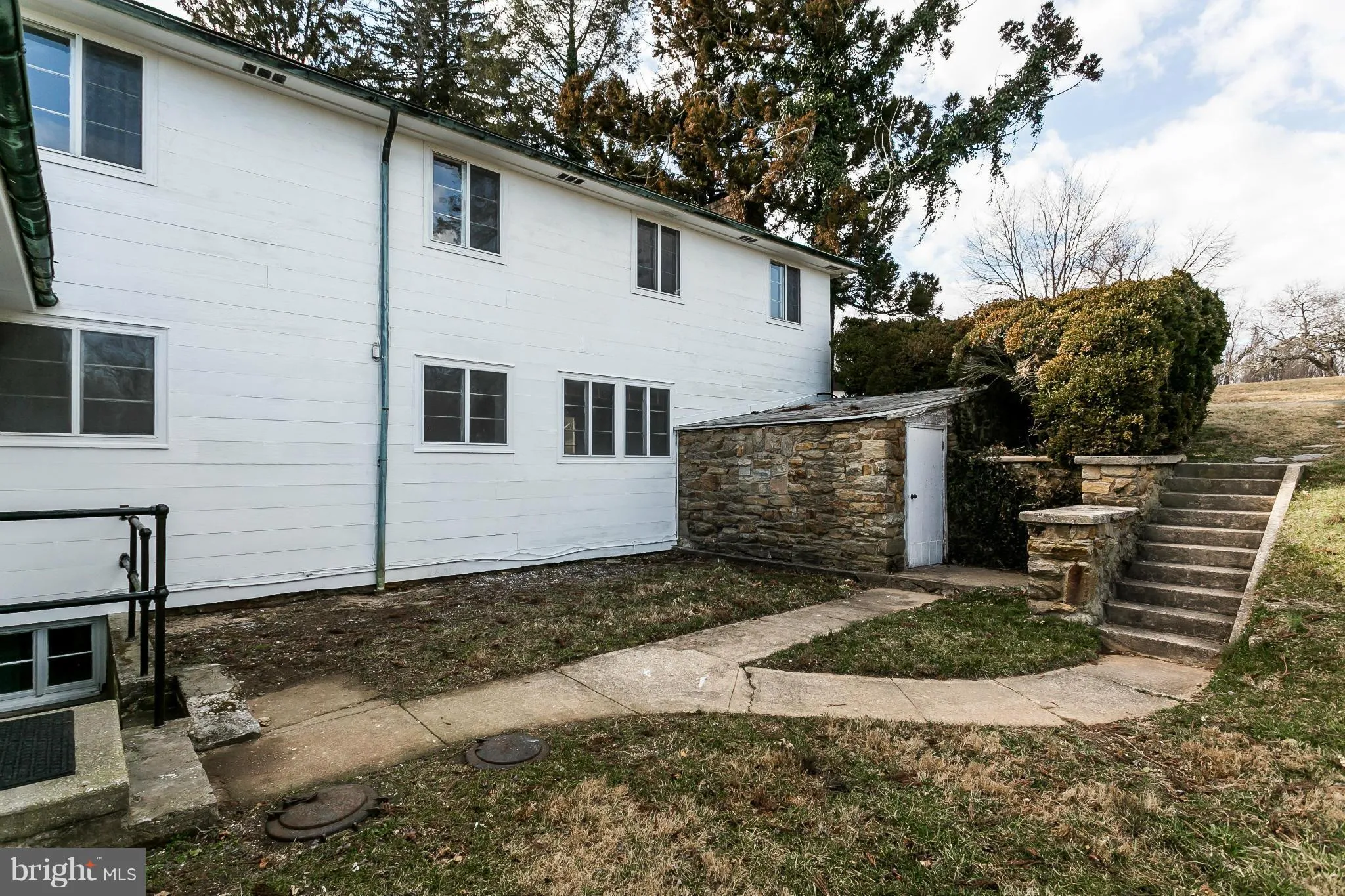 Lutherville Timonium, Maryland 21093, United States, 5 Bedrooms Bedrooms, ,6 BathroomsBathrooms,Residential,Contingent,75854