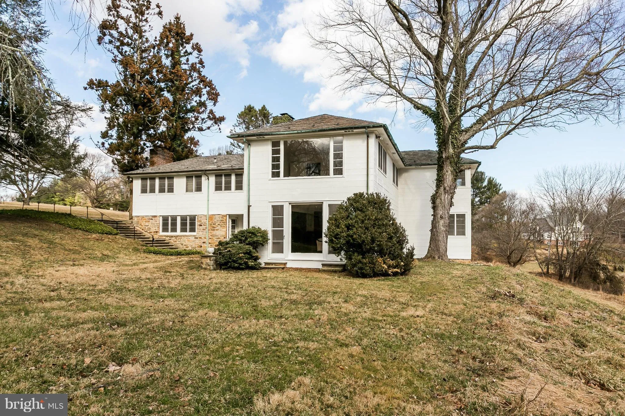 Lutherville Timonium, Maryland 21093, United States, 5 Bedrooms Bedrooms, ,6 BathroomsBathrooms,Residential,Contingent,75854