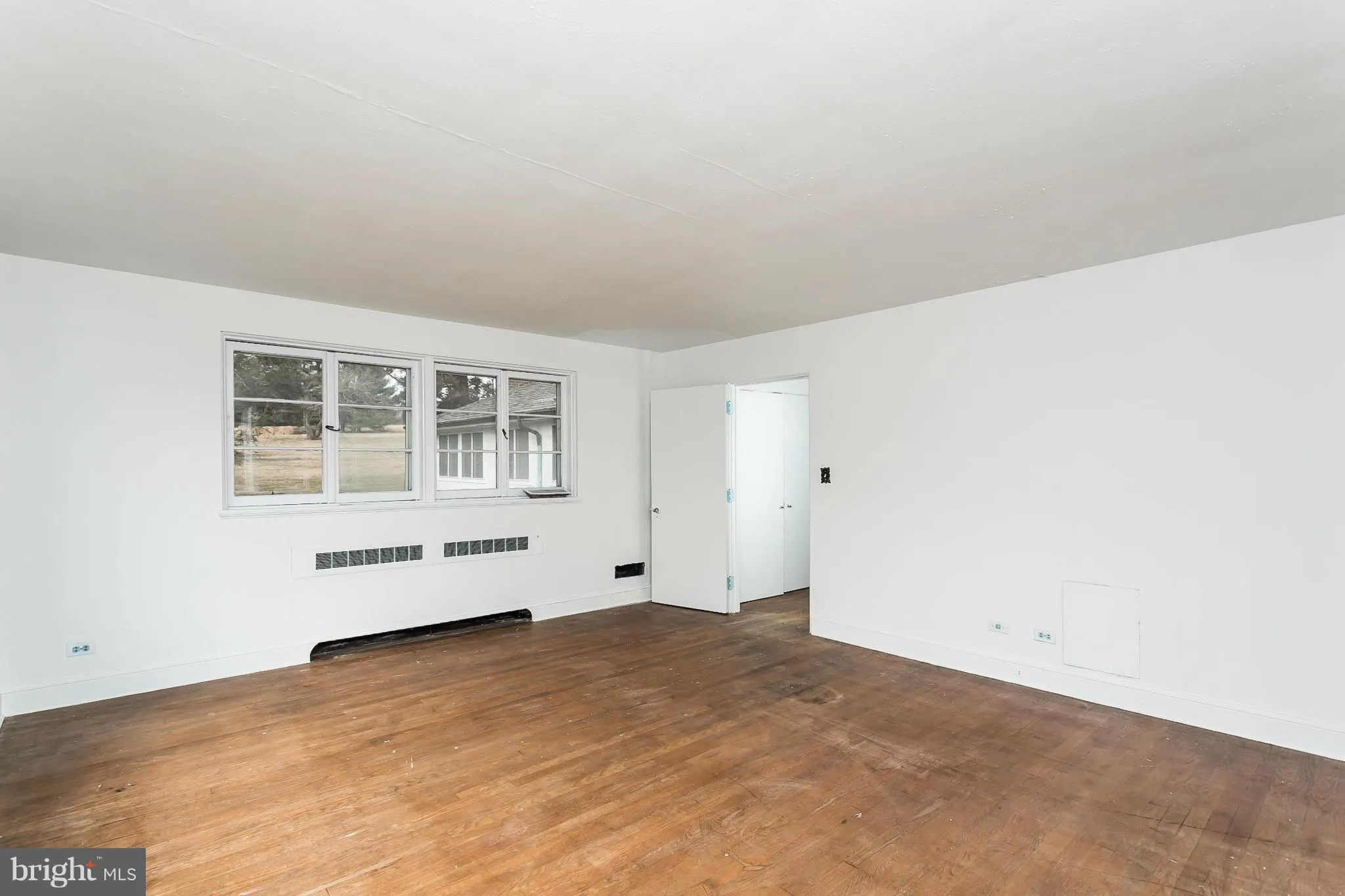 Lutherville Timonium, Maryland 21093, United States, 5 Bedrooms Bedrooms, ,6 BathroomsBathrooms,Residential,Contingent,75854