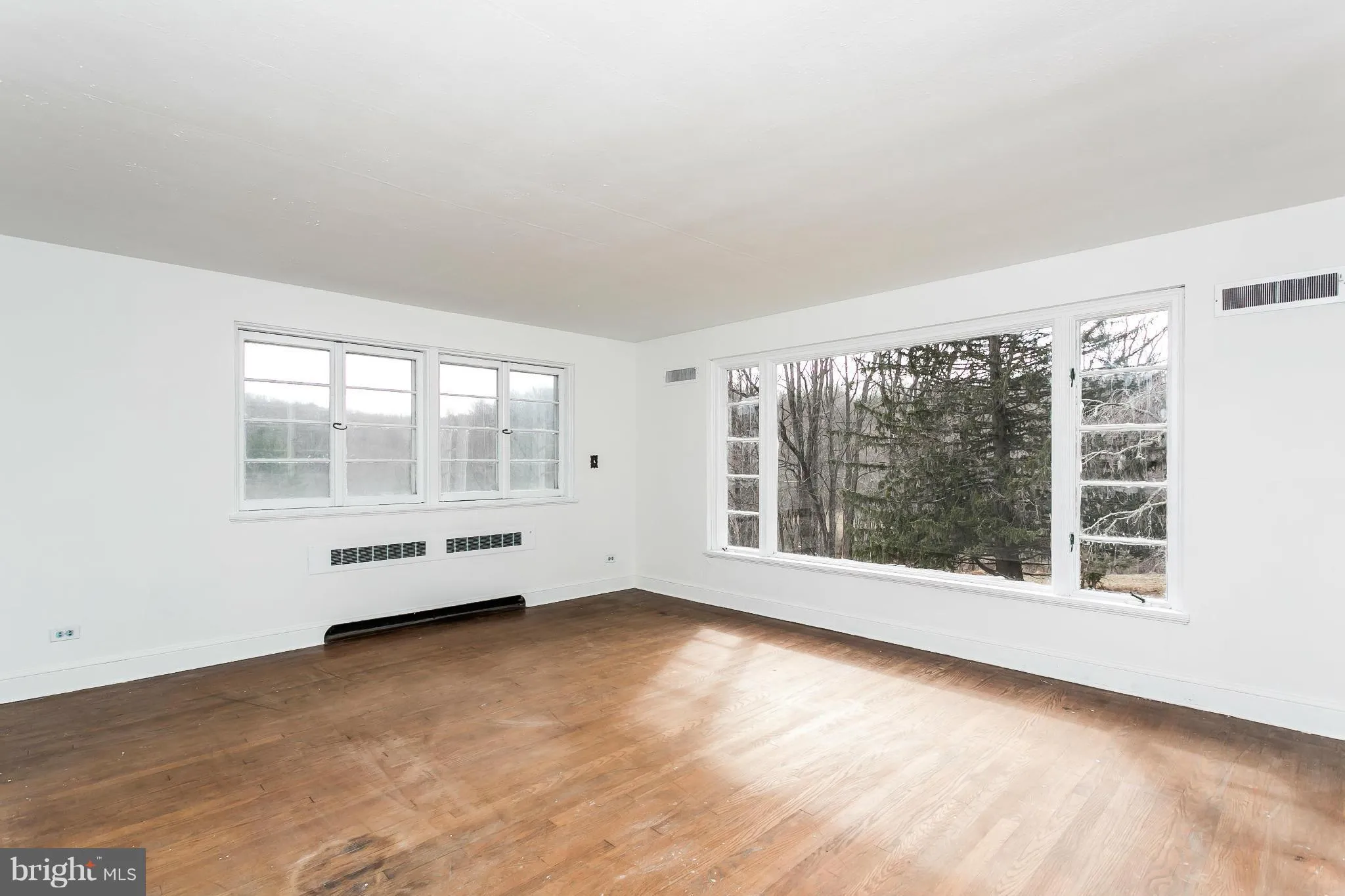 Lutherville Timonium, Maryland 21093, United States, 5 Bedrooms Bedrooms, ,6 BathroomsBathrooms,Residential,Contingent,75854