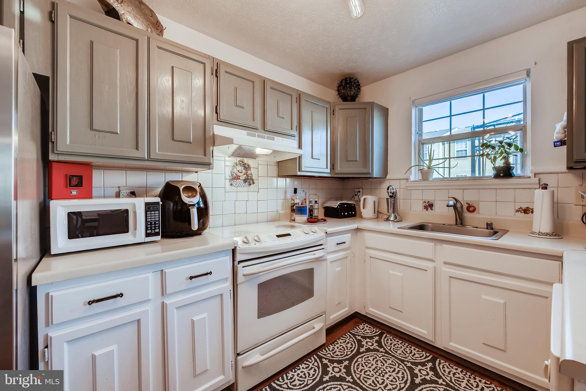 MIDDLE RIVER - Residential Lease