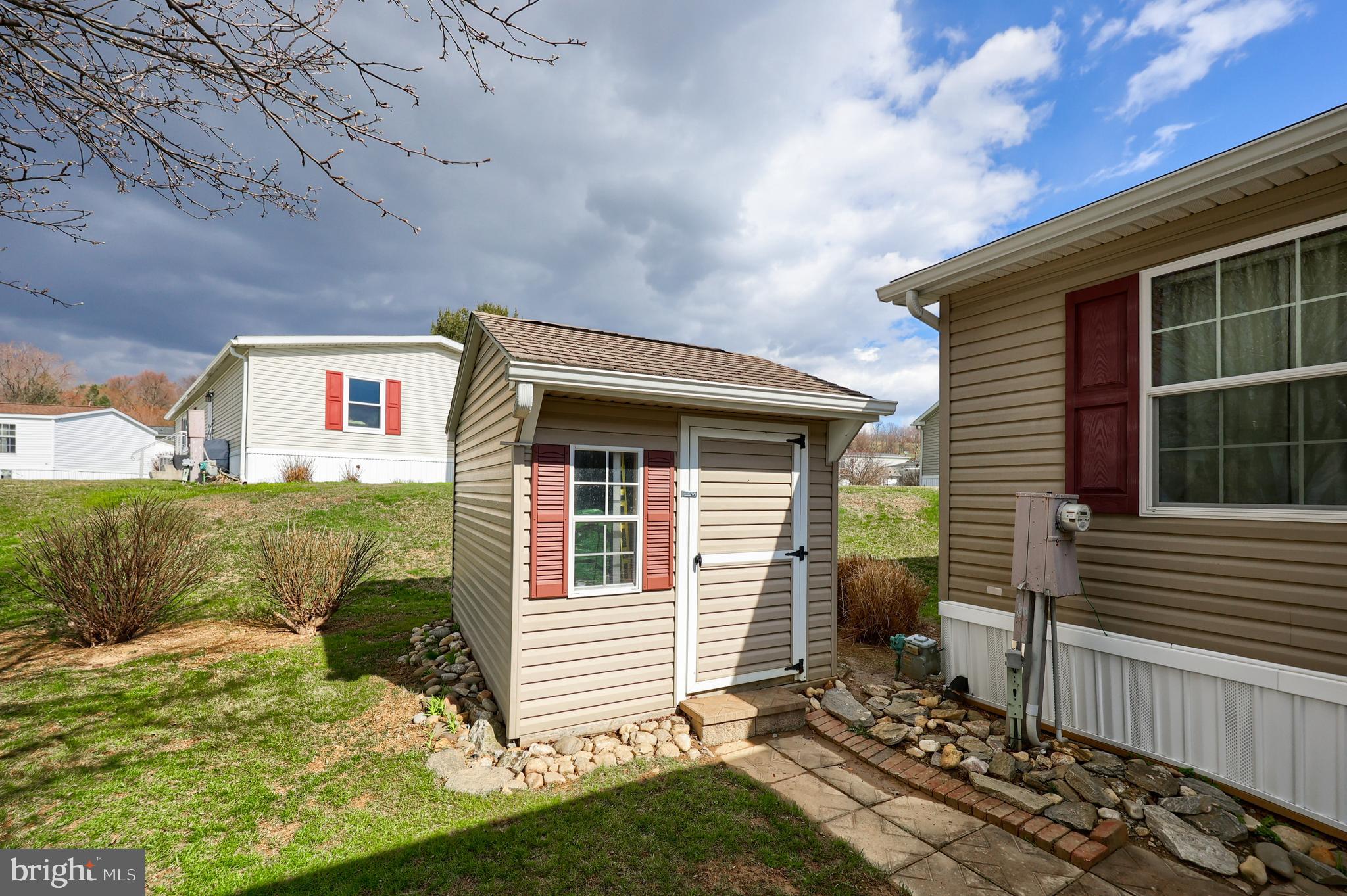 SUNSET ESTATES MHP - Residential