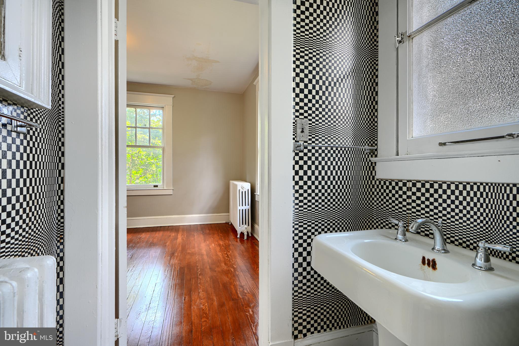 HUNTING RIDGE HISTORIC DISTRICT - Residential Lease