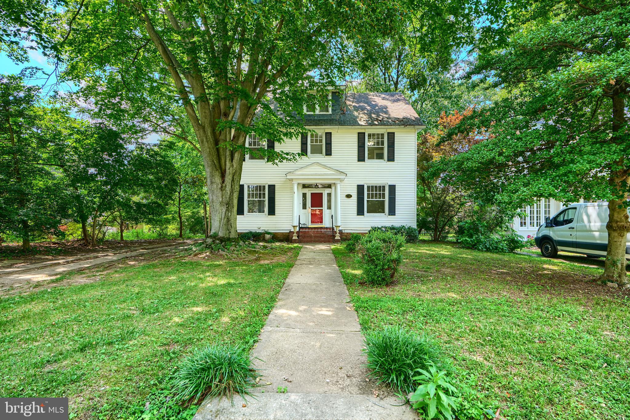 HUNTING RIDGE HISTORIC DISTRICT - Residential Lease