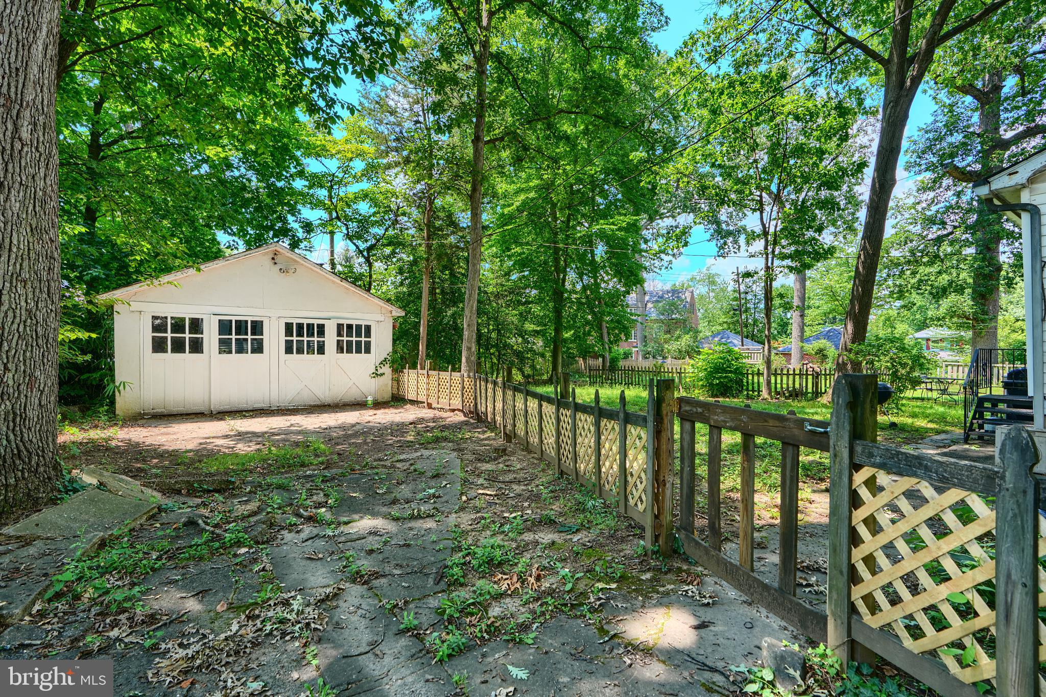 HUNTING RIDGE HISTORIC DISTRICT - Residential Lease