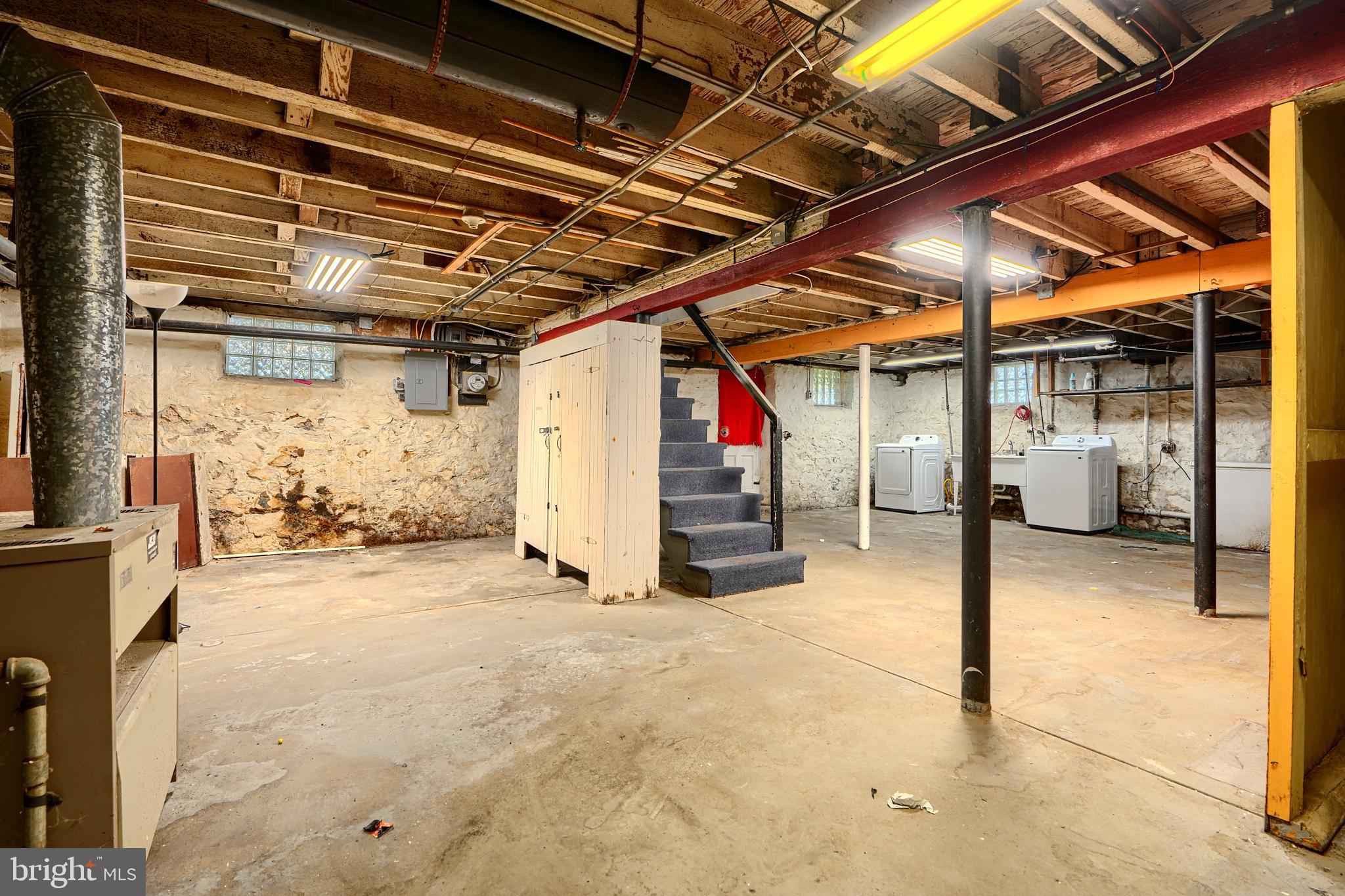 HUNTING RIDGE HISTORIC DISTRICT - Residential Lease