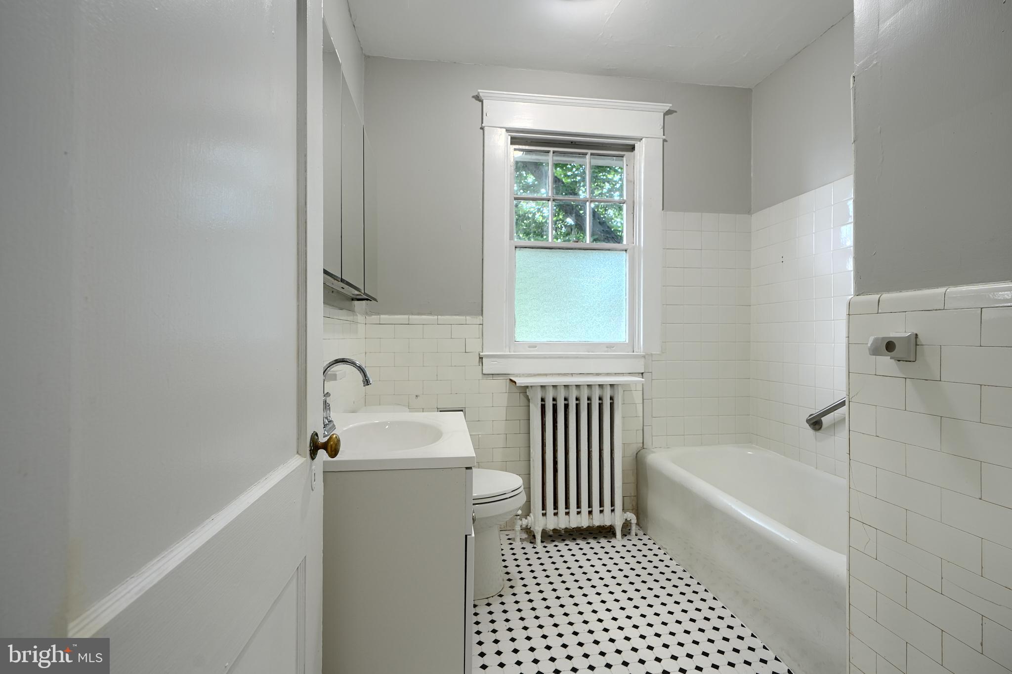 HUNTING RIDGE HISTORIC DISTRICT - Residential Lease