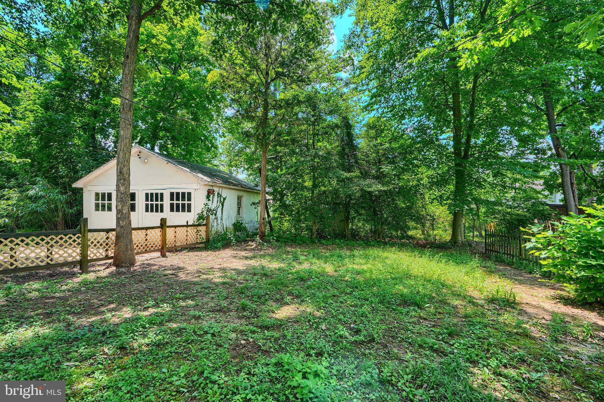 HUNTING RIDGE HISTORIC DISTRICT - Residential Lease