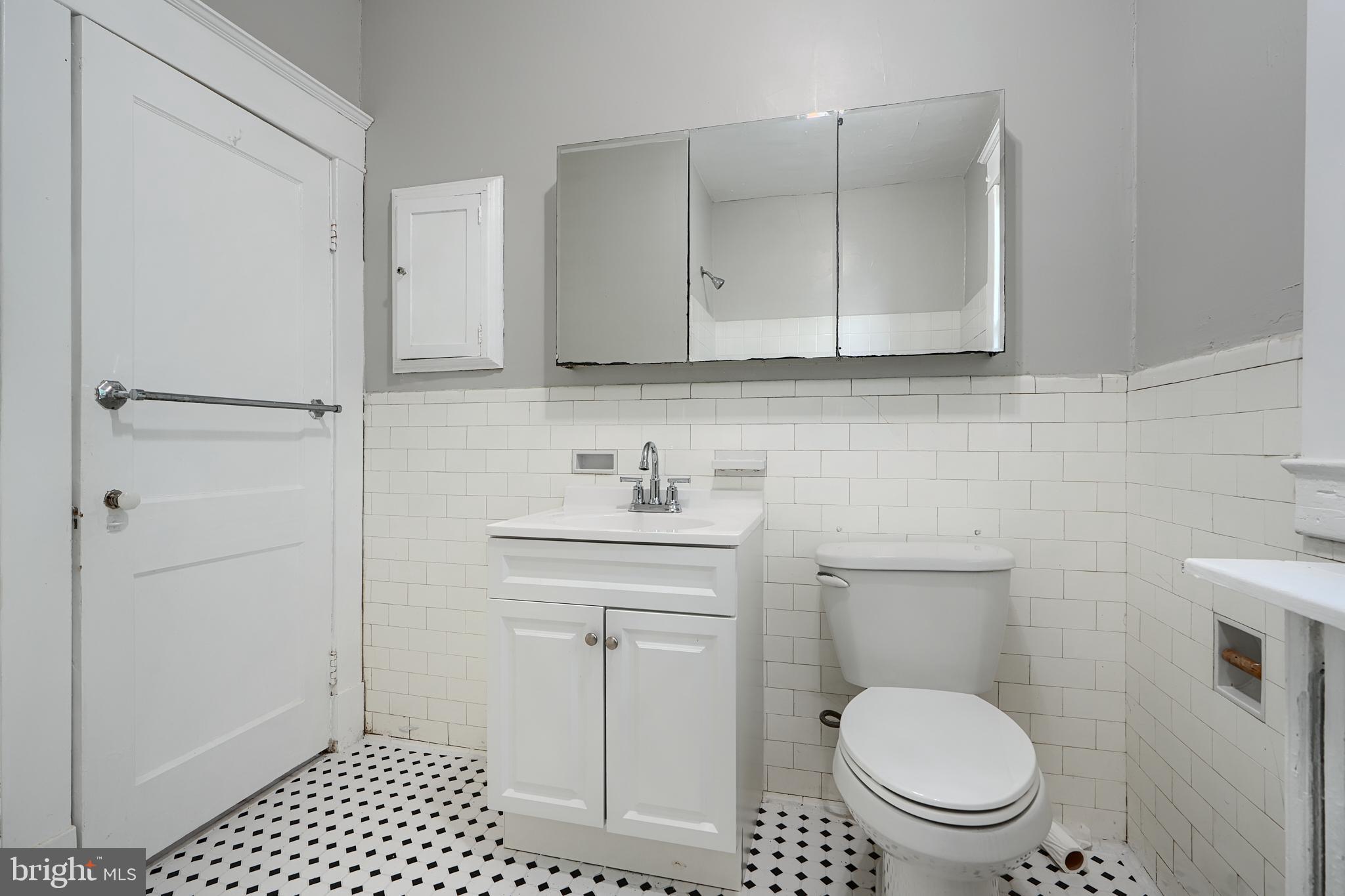 HUNTING RIDGE HISTORIC DISTRICT - Residential Lease