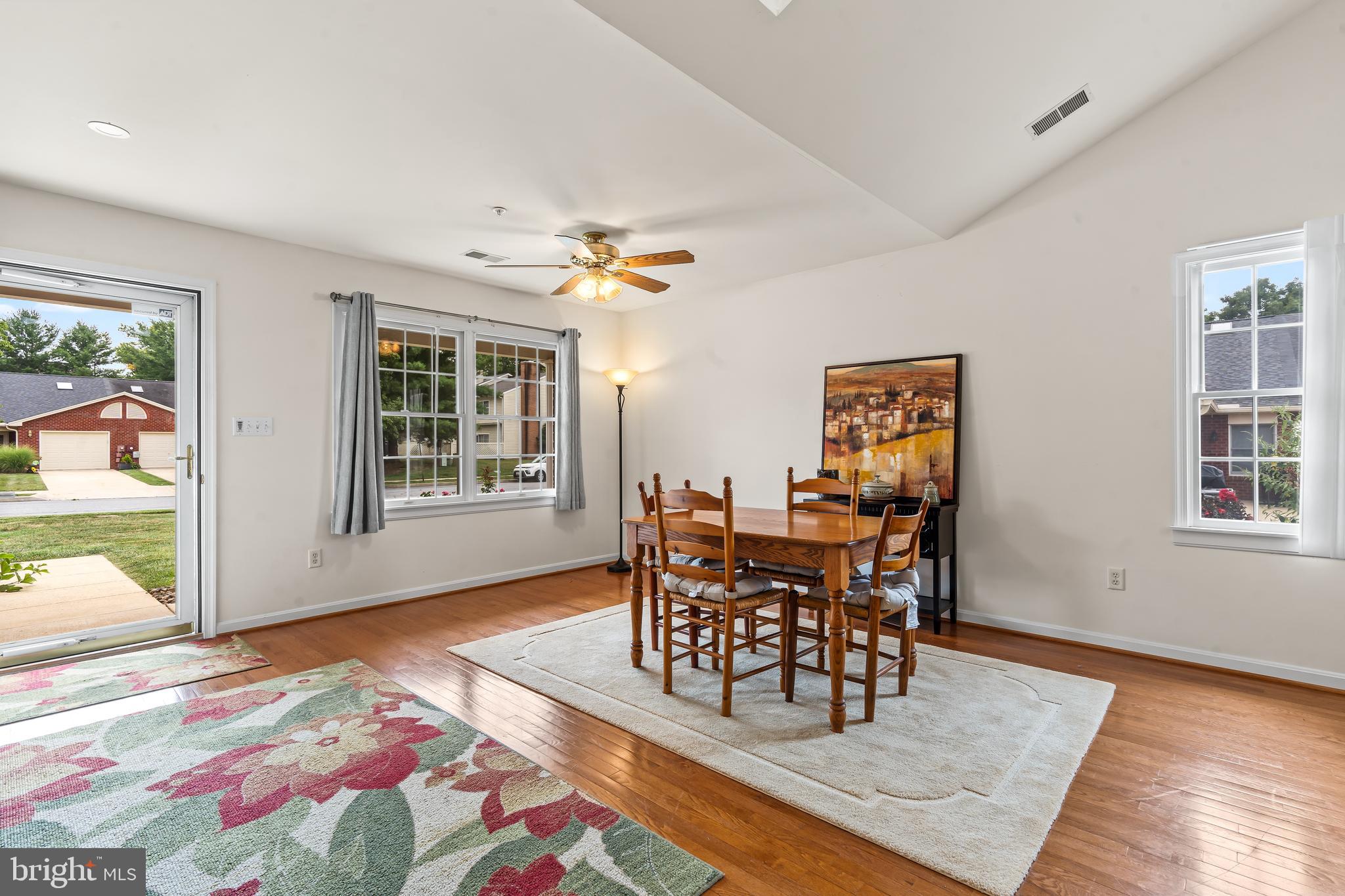 121 CHANTILLY COURT