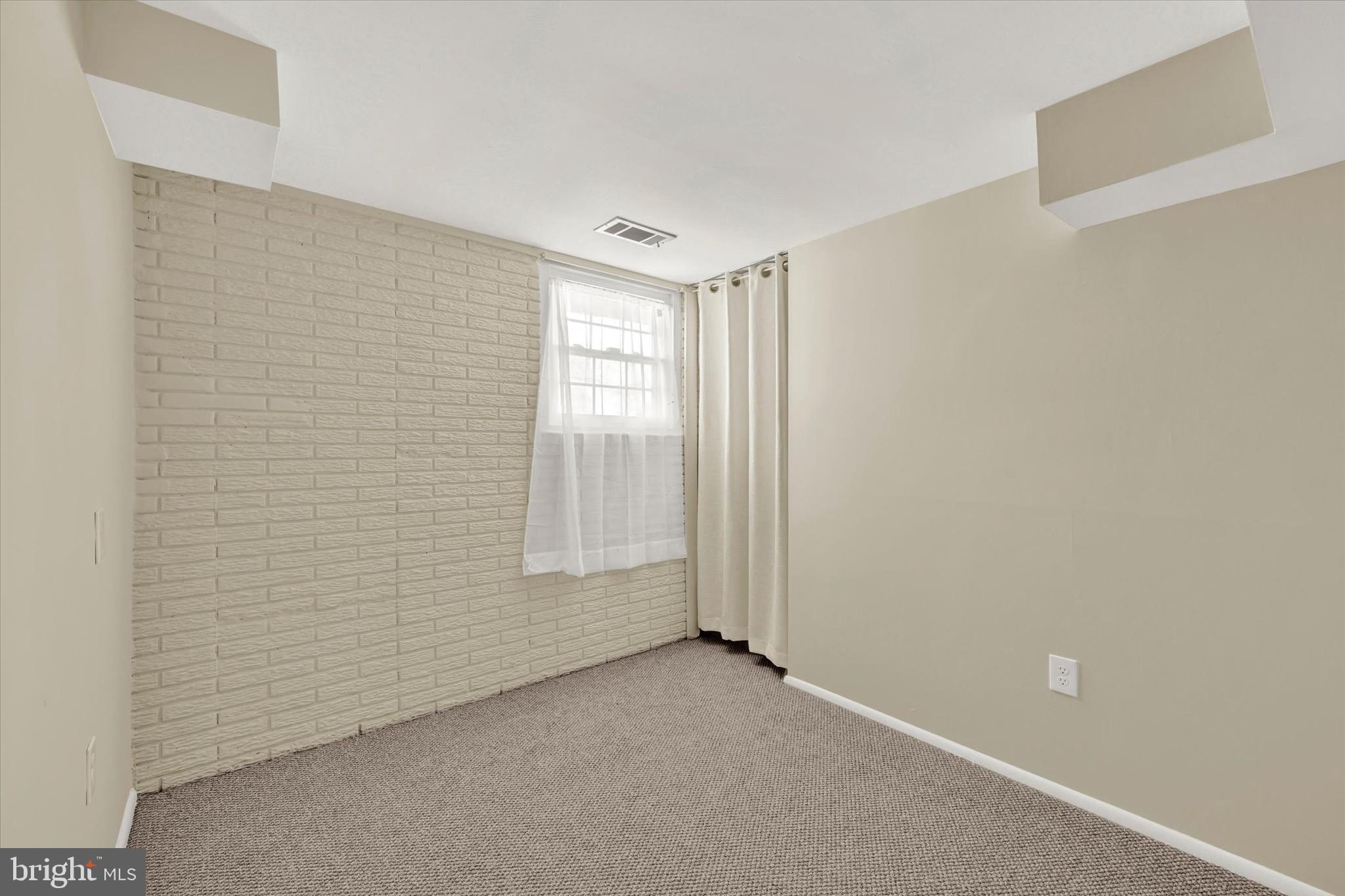 SUBURBIA - Residential