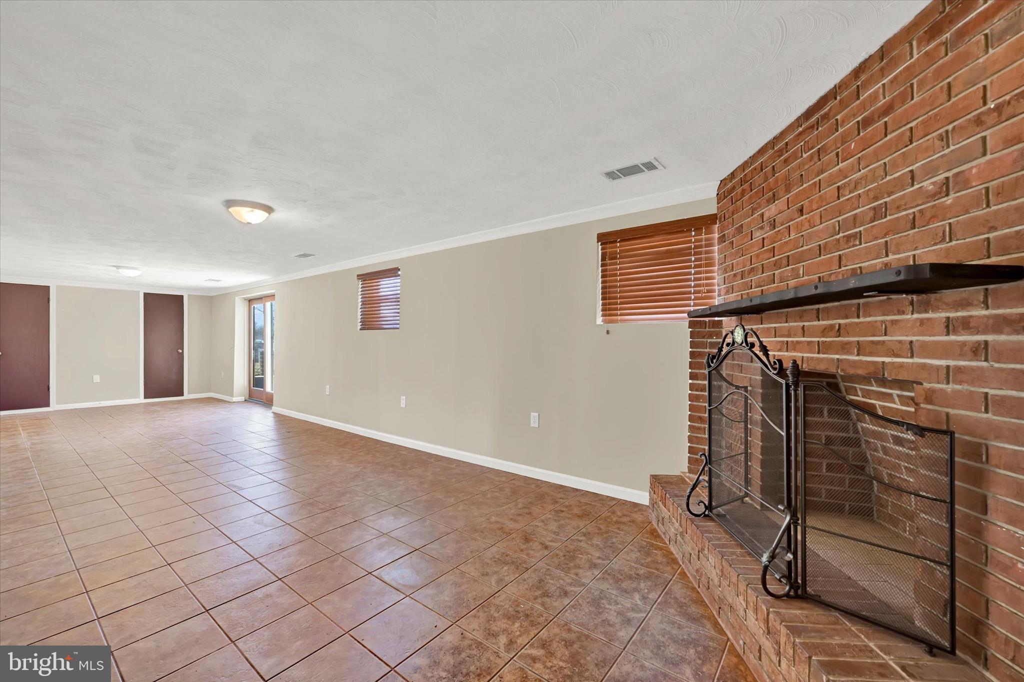 SUBURBIA - Residential