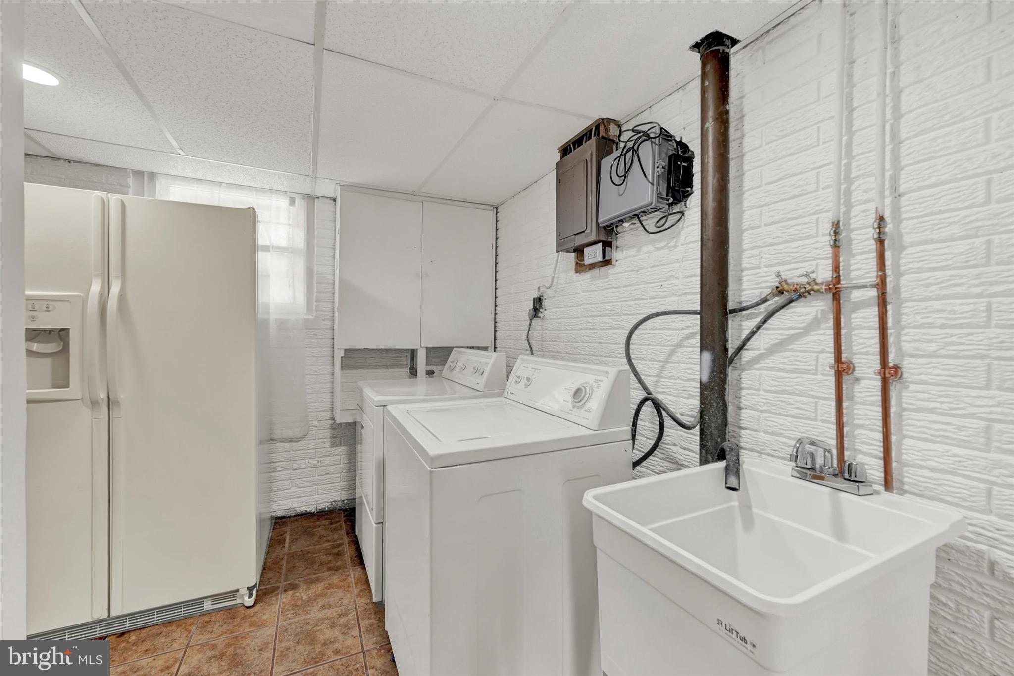 SUBURBIA - Residential