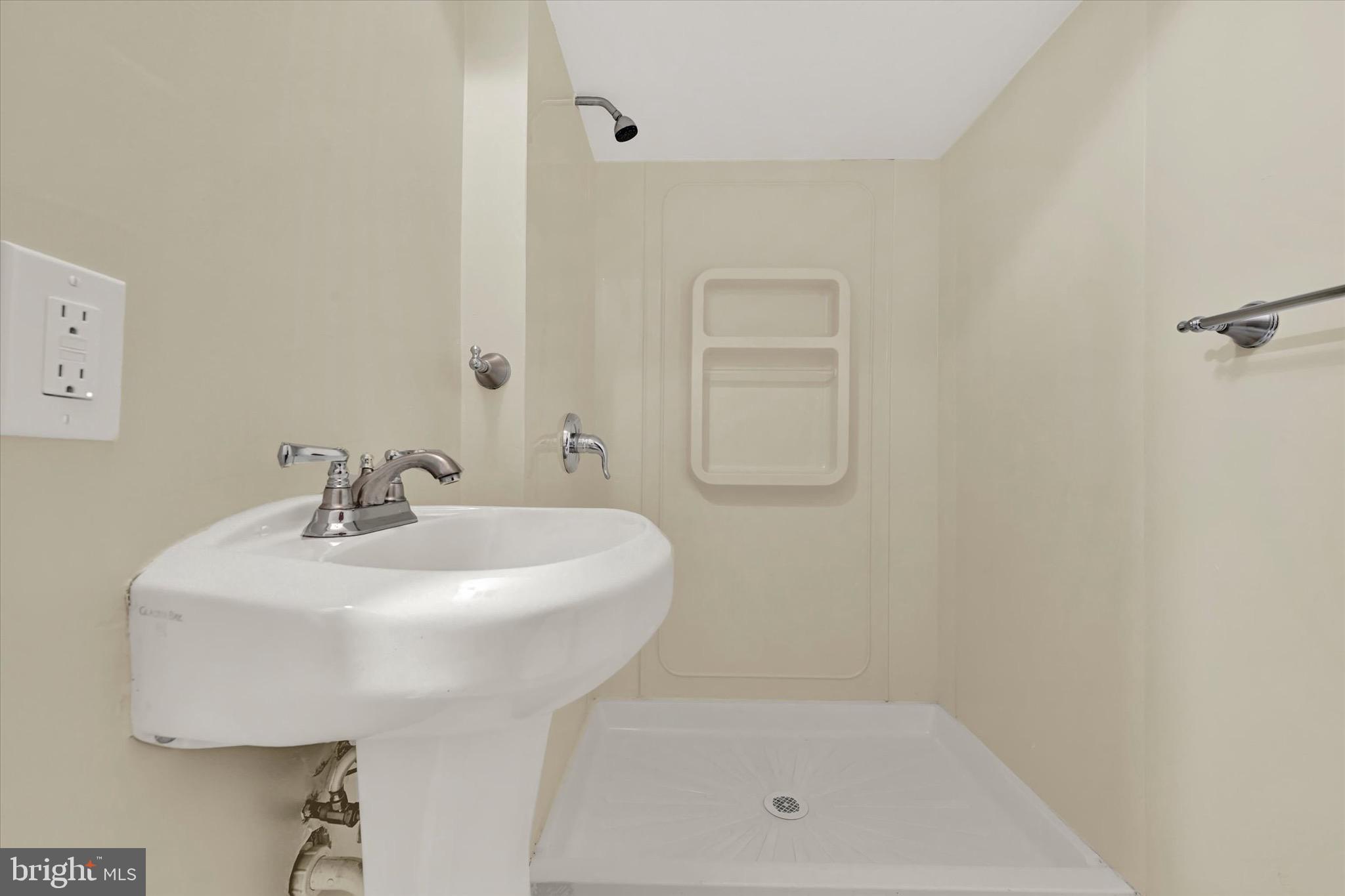 SUBURBIA - Residential