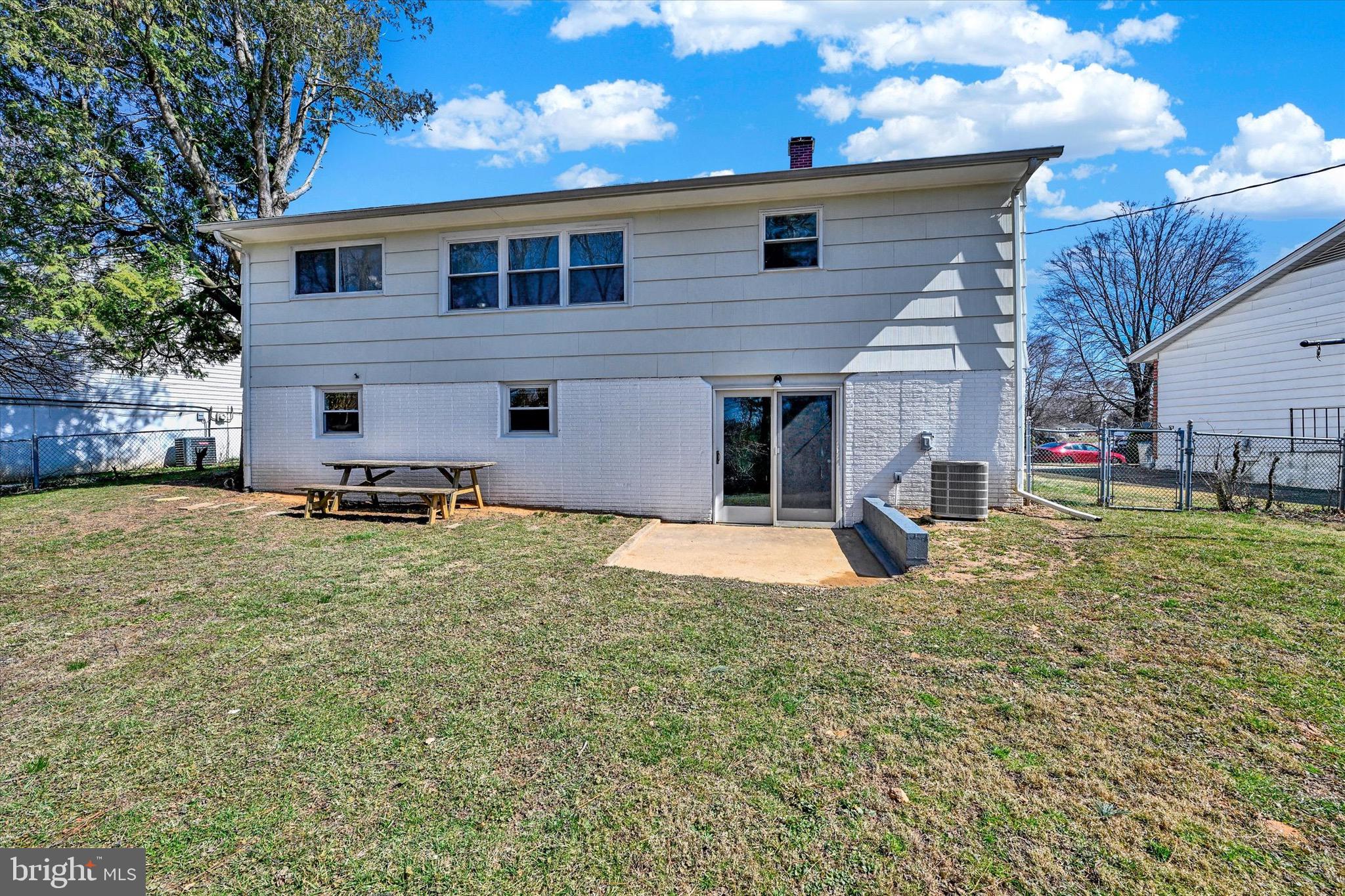 SUBURBIA - Residential