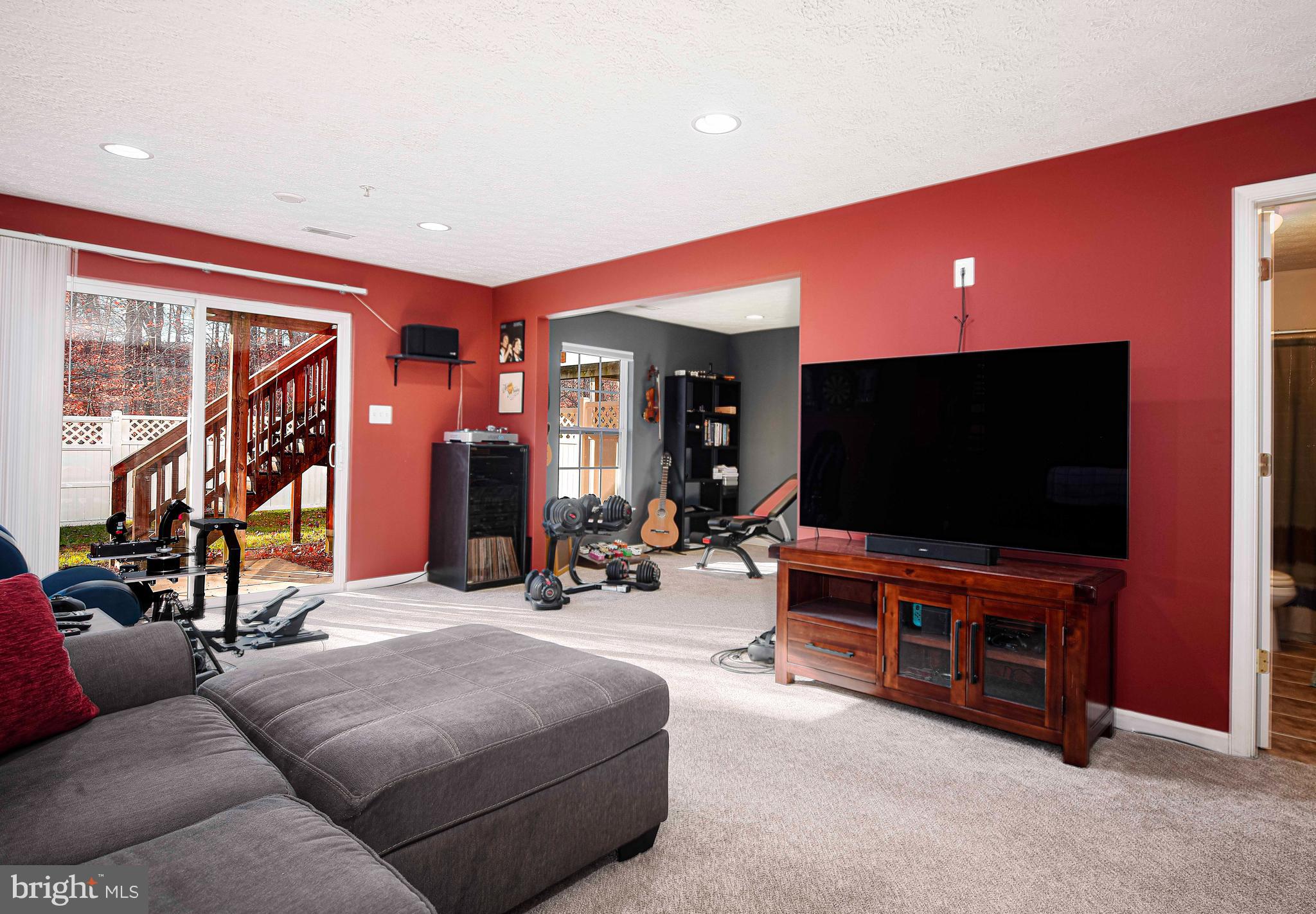 HOLLY WOODS - Residential