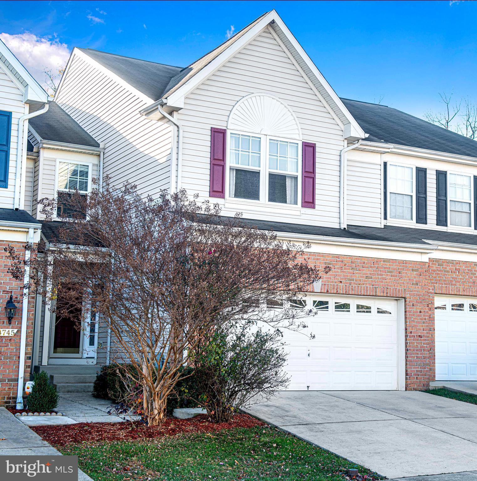 HOLLY WOODS - Residential