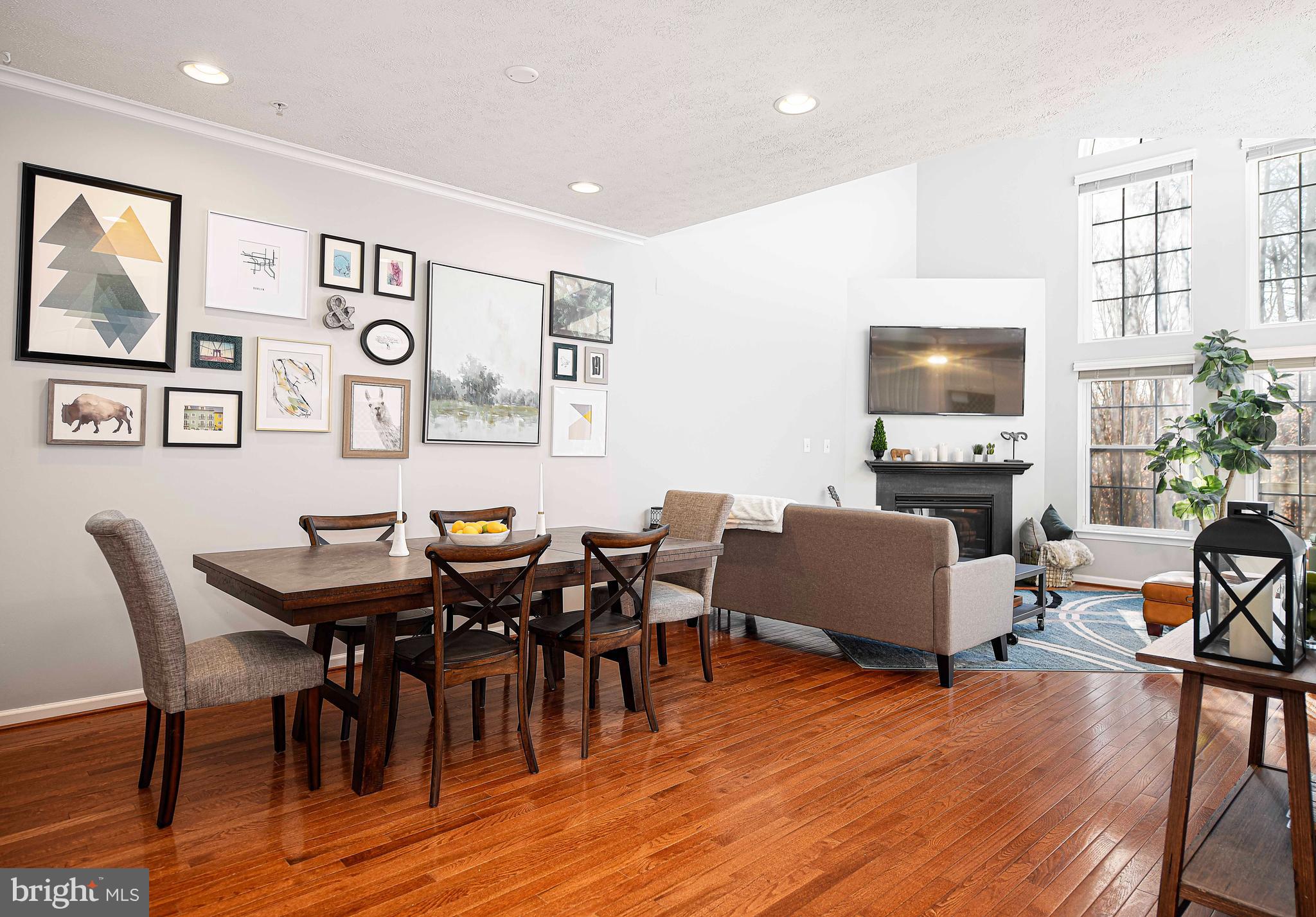 HOLLY WOODS - Residential