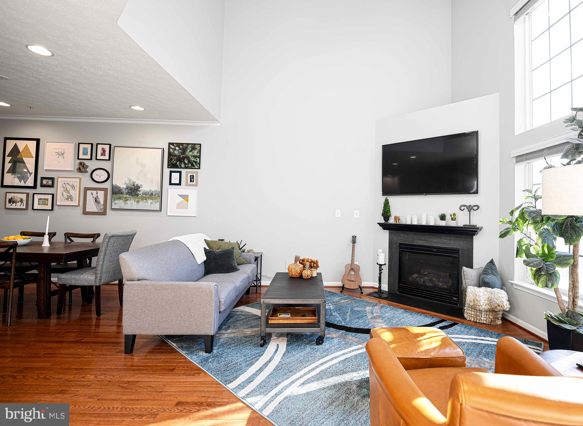 HOLLY WOODS - Residential