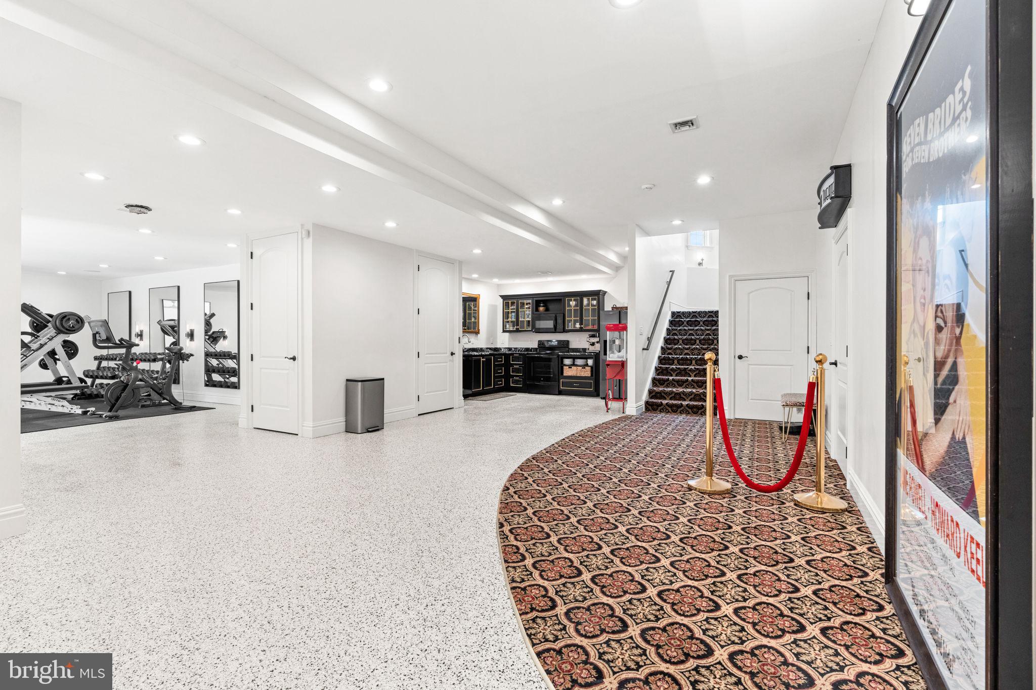 WILSHIRE ESTATES - Residential